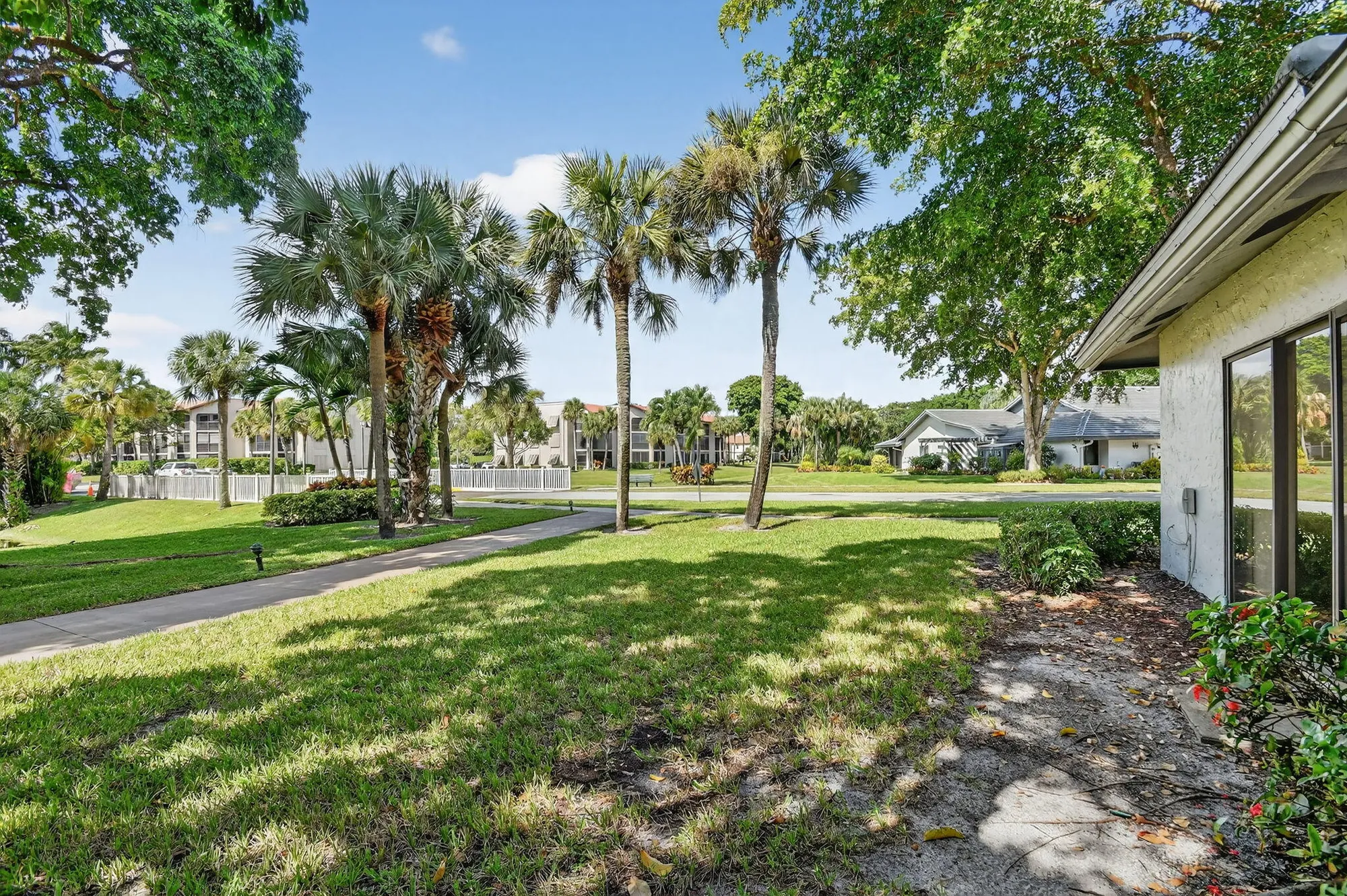 Property Slideshow image 41 of 64 | 10101 ashwood pl, Boynton Beach, FL, 33437