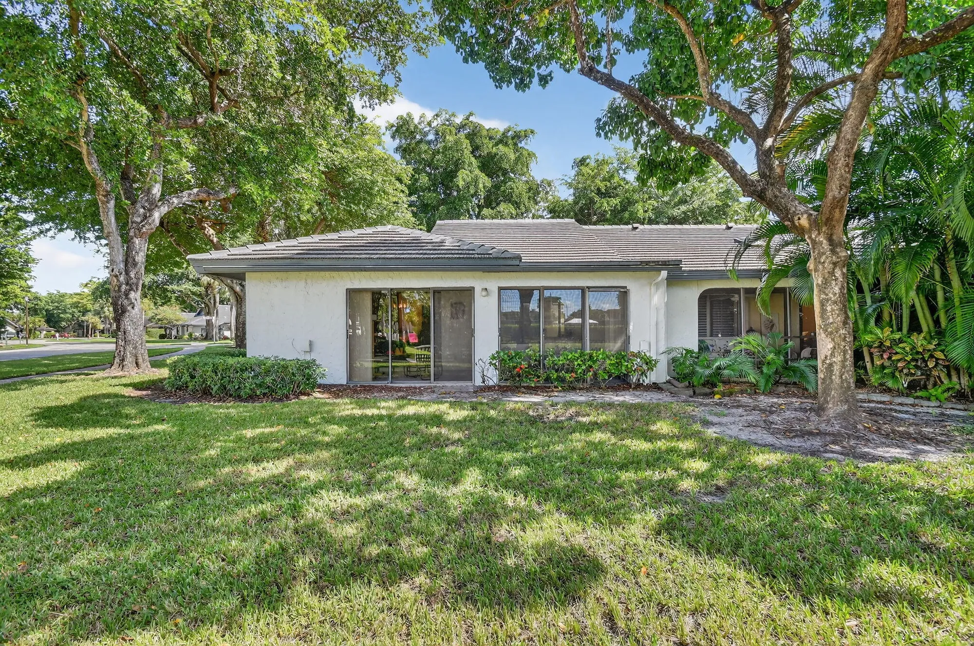 Property Slideshow image 43 of 64 | 10101 ashwood pl, Boynton Beach, FL, 33437
