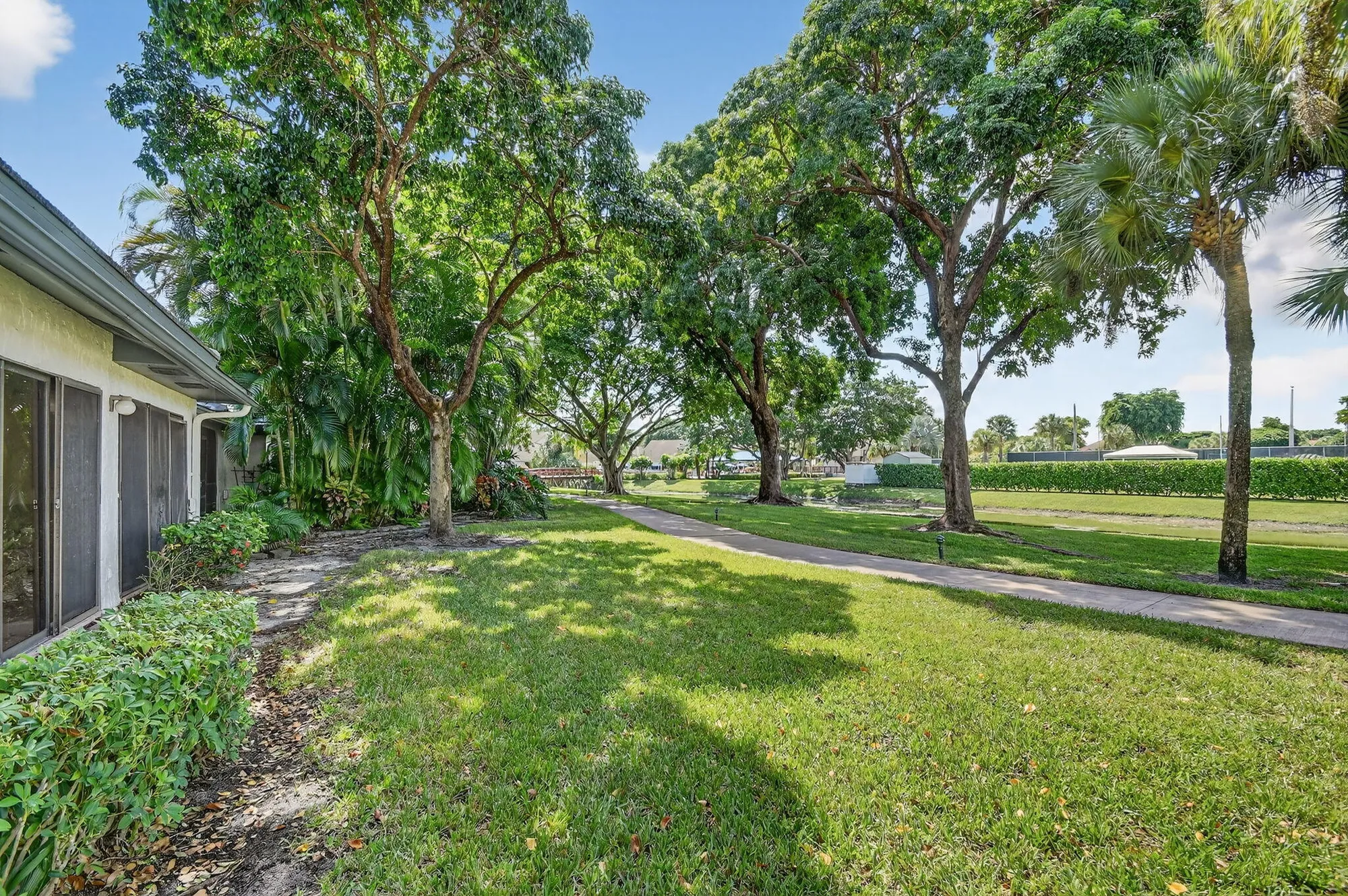 Property Slideshow image 45 of 64 | 10101 ashwood pl, Boynton Beach, FL, 33437