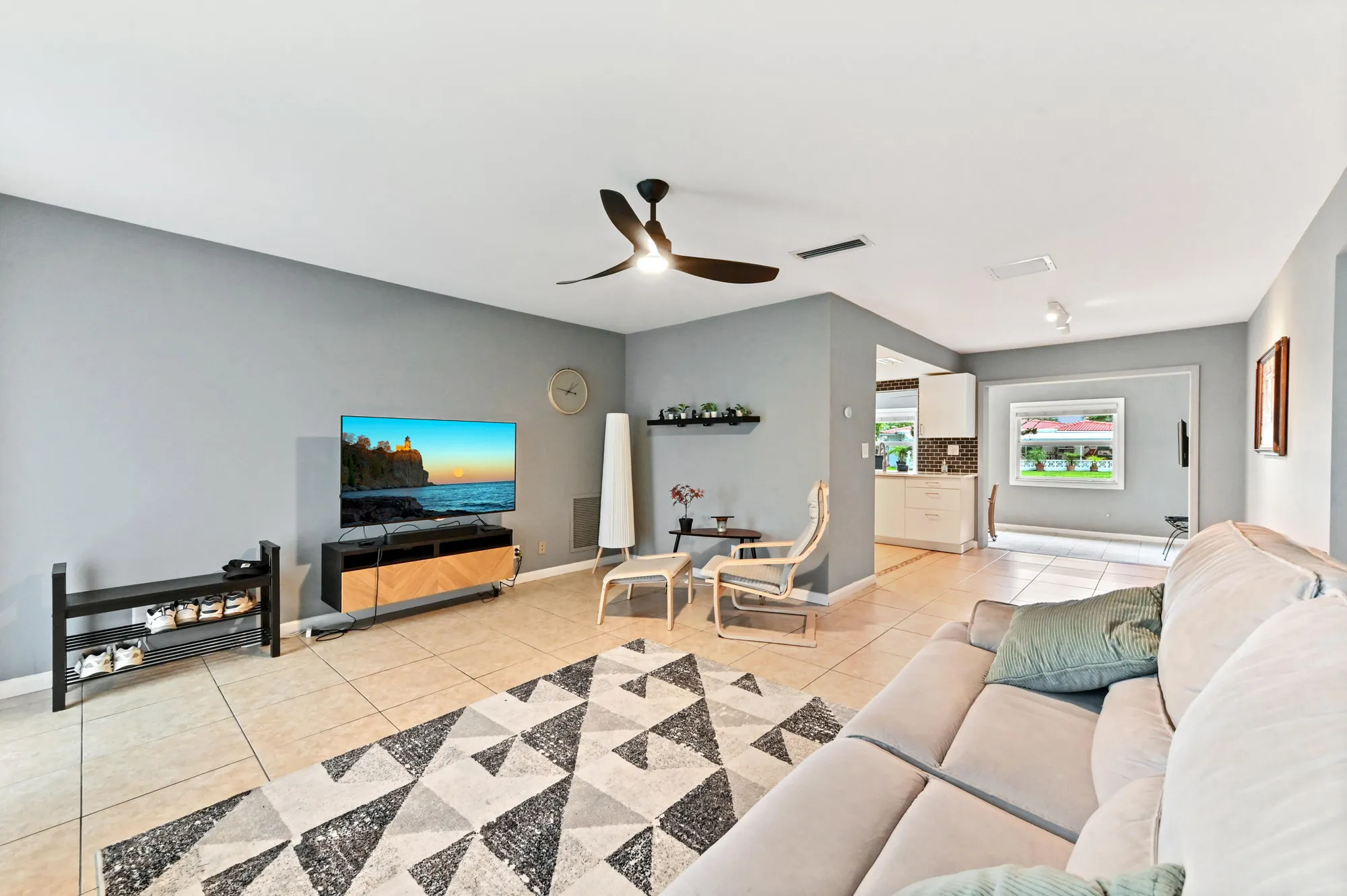 Property Slideshow image 11 of 28 | 6700 nw 16th st, Margate, FL, 33063