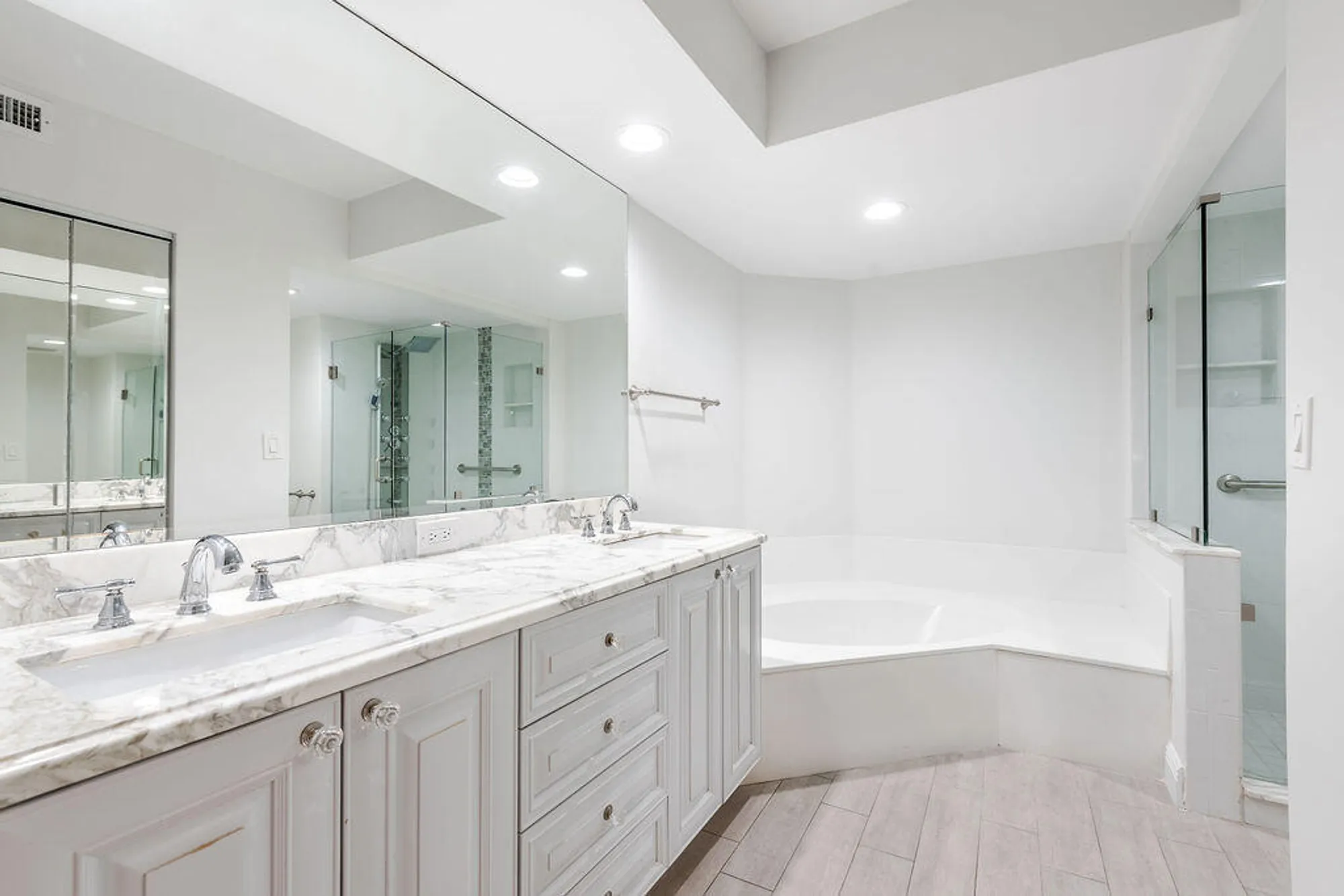 Property Slideshow image 15 of 64 | 16021 loch katrine trl apt 7402, Delray Beach, FL, 33446