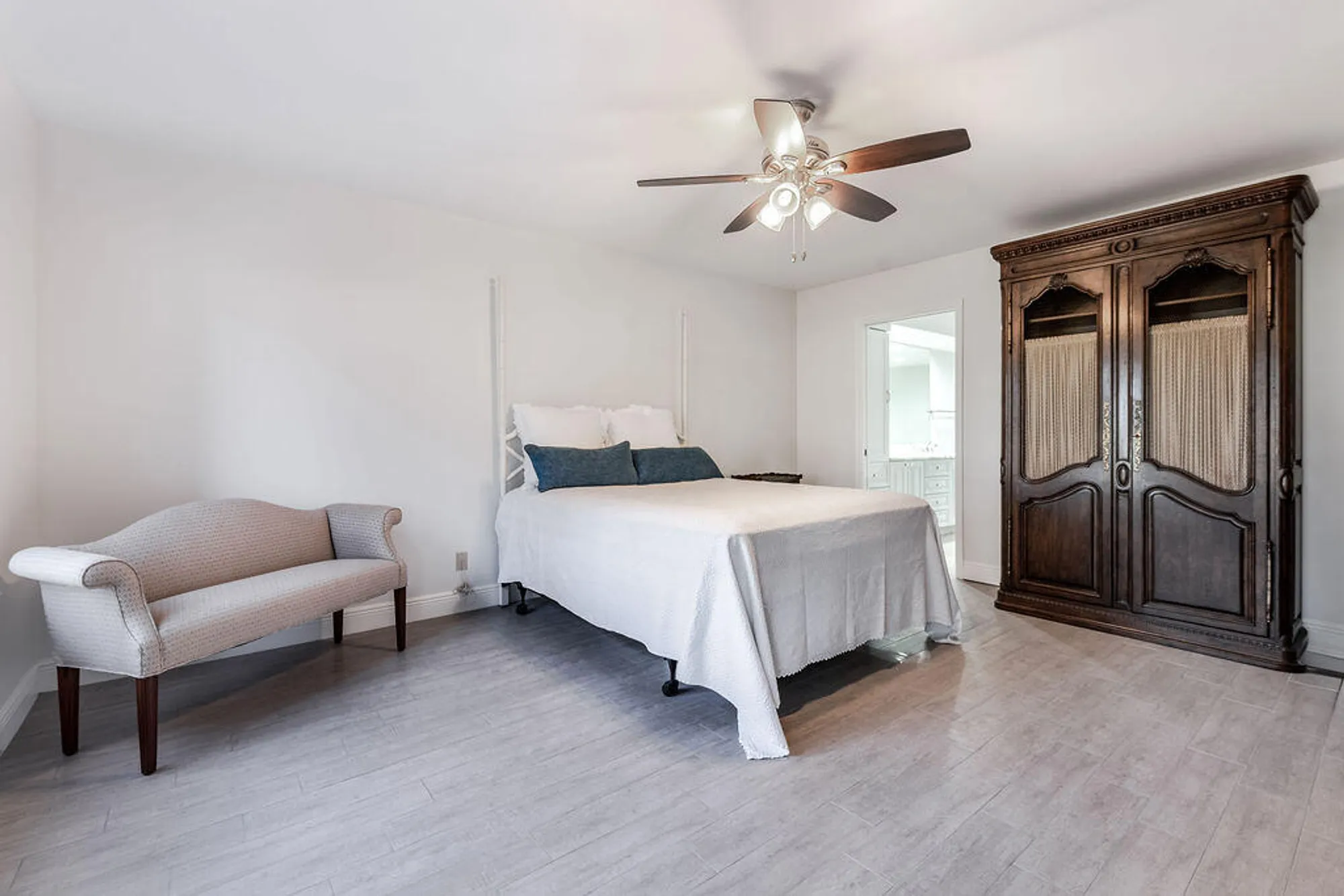 Property Slideshow image 14 of 64 | 16021 loch katrine trl apt 7402, Delray Beach, FL, 33446