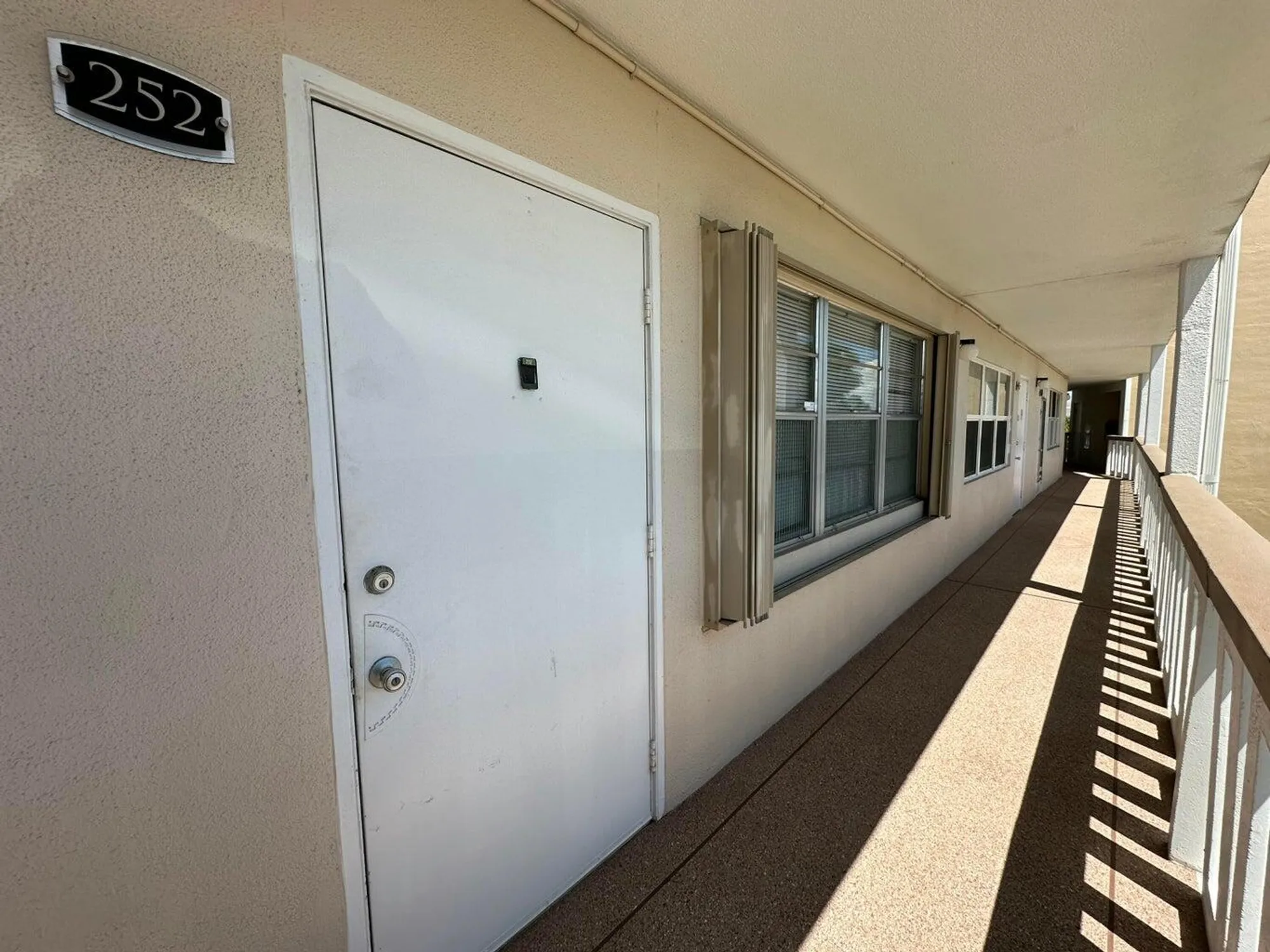 Property Slideshow image 2 of 24 | 252 southampton c c, West Palm Beach, FL, 33417