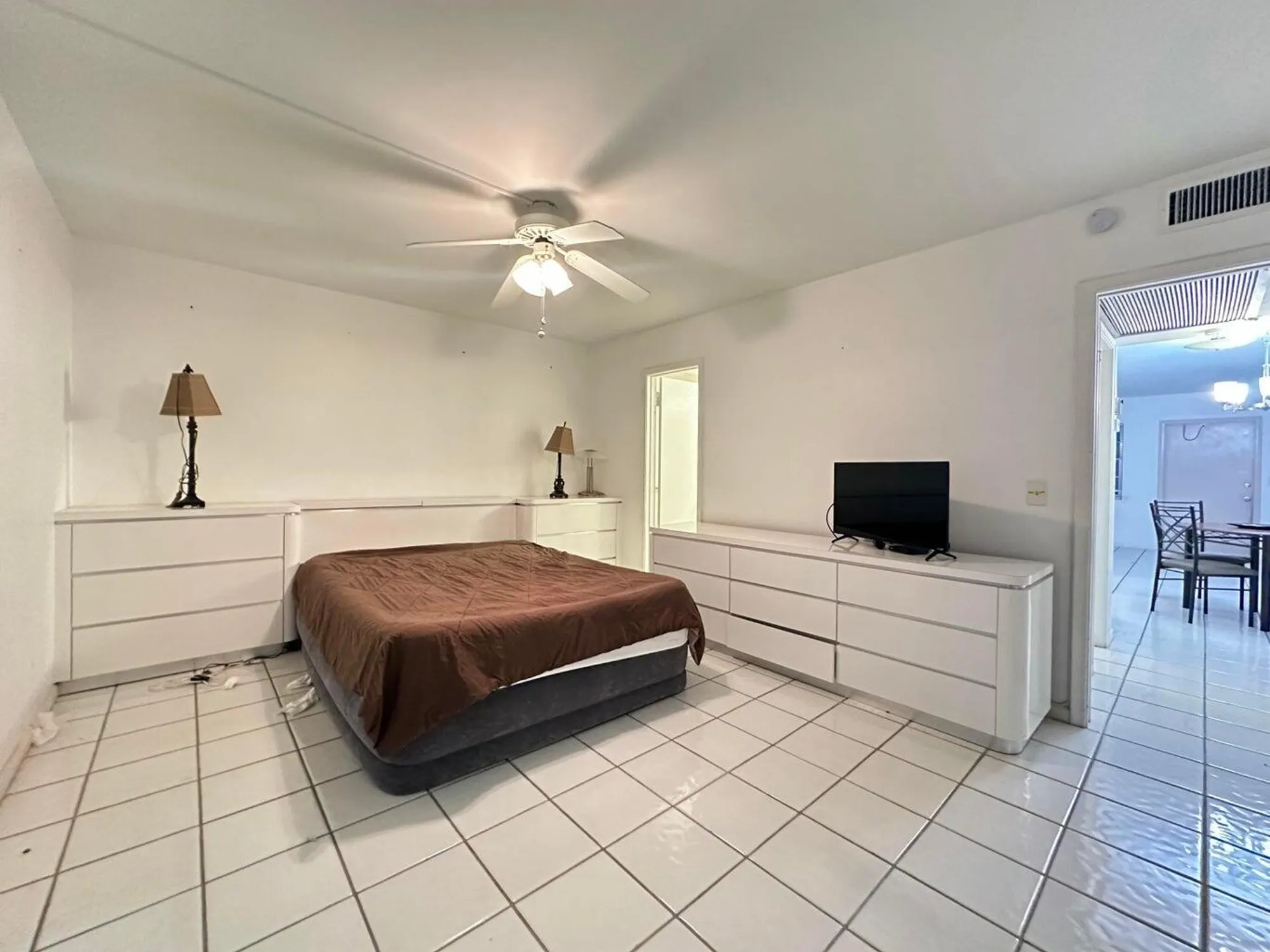 Property Slideshow image 10 of 24 | 252 southampton c c, West Palm Beach, FL, 33417