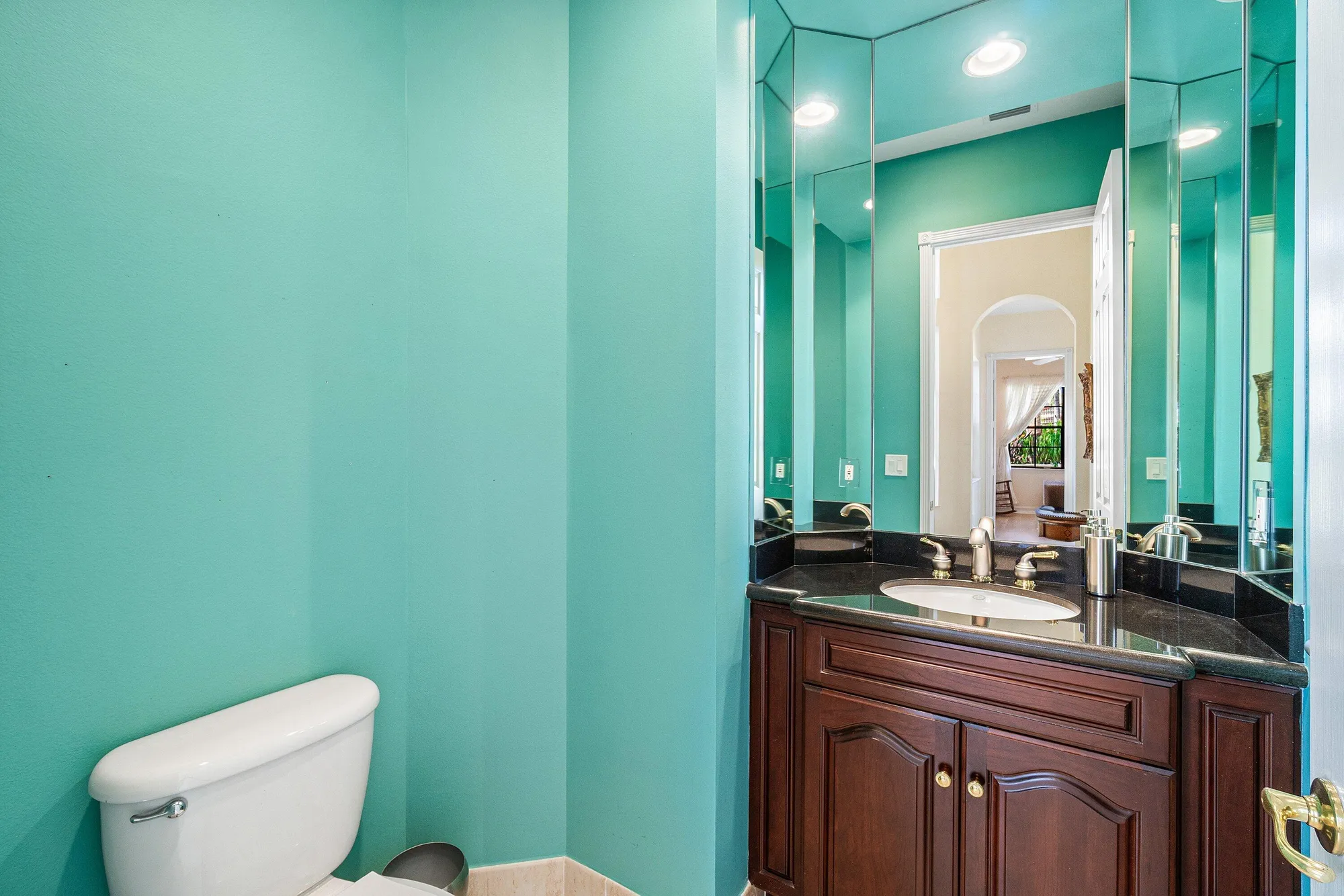 Property Slideshow image 32 of 69 | 7001 antinori ln, Boynton Beach, FL, 33437