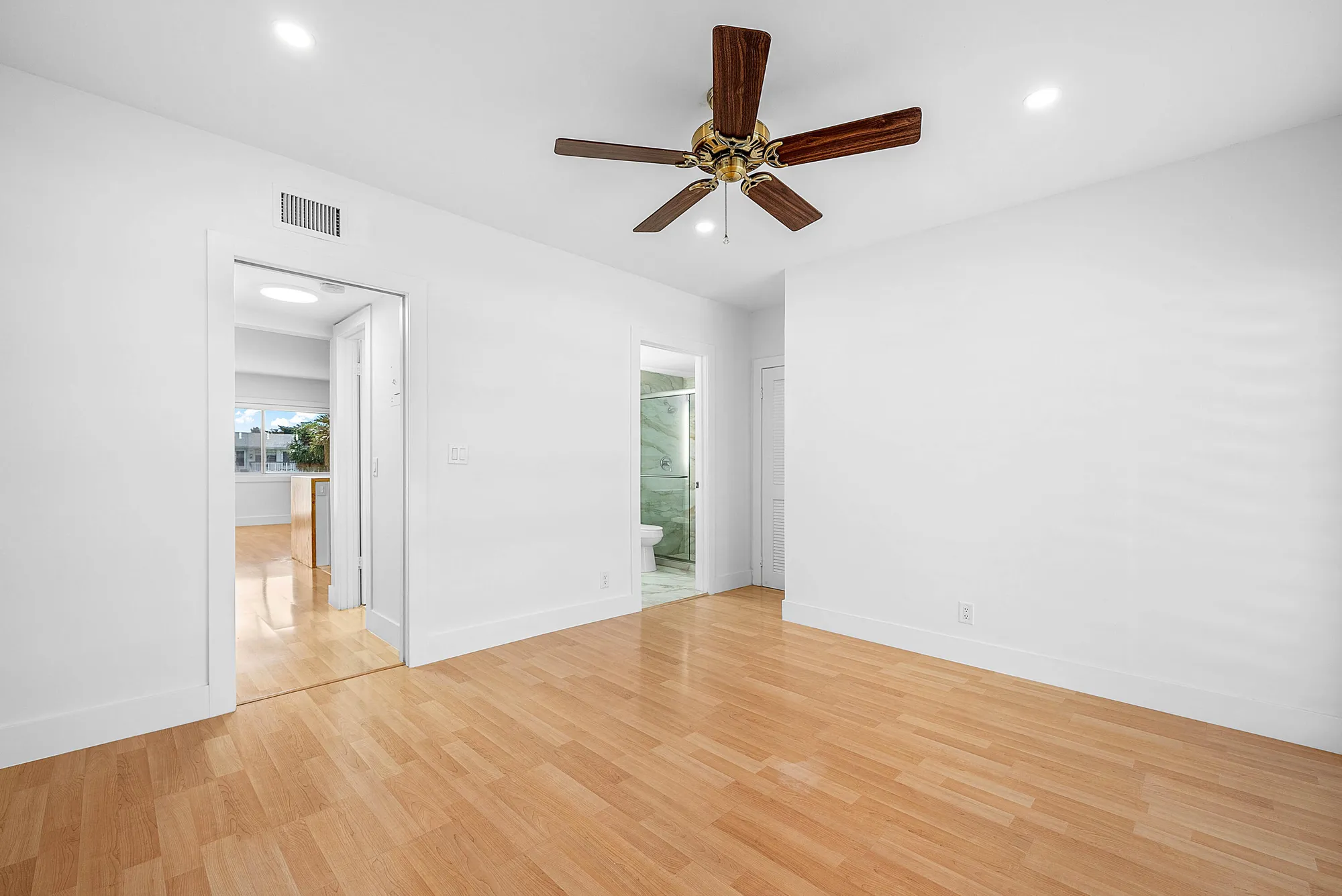 Property Slideshow image 14 of 43 | 116 salisbury e unit e, West Palm Beach, FL, 33417