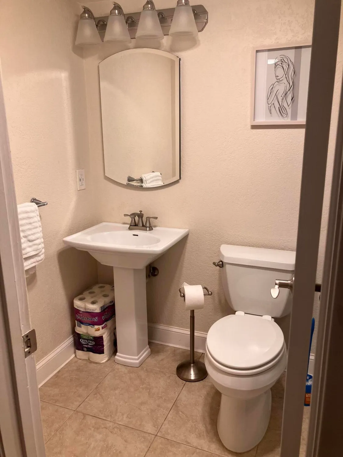 Property Slideshow image 7 of 9 | 194 kent l # 194, West Palm Beach, FL, 33417