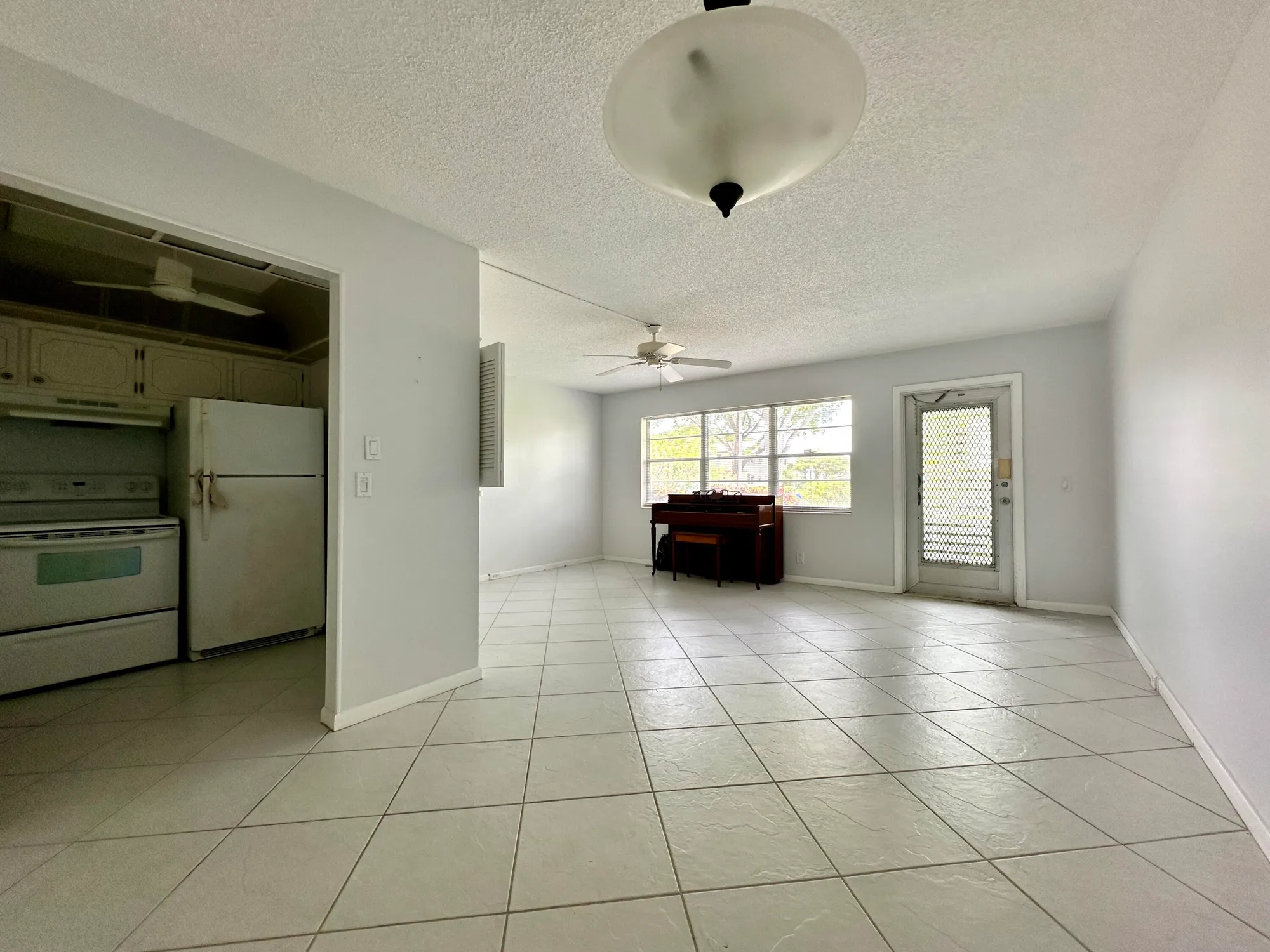 Property Slideshow image 5 of 15 | 359 chatham r, West Palm Beach, FL, 33417