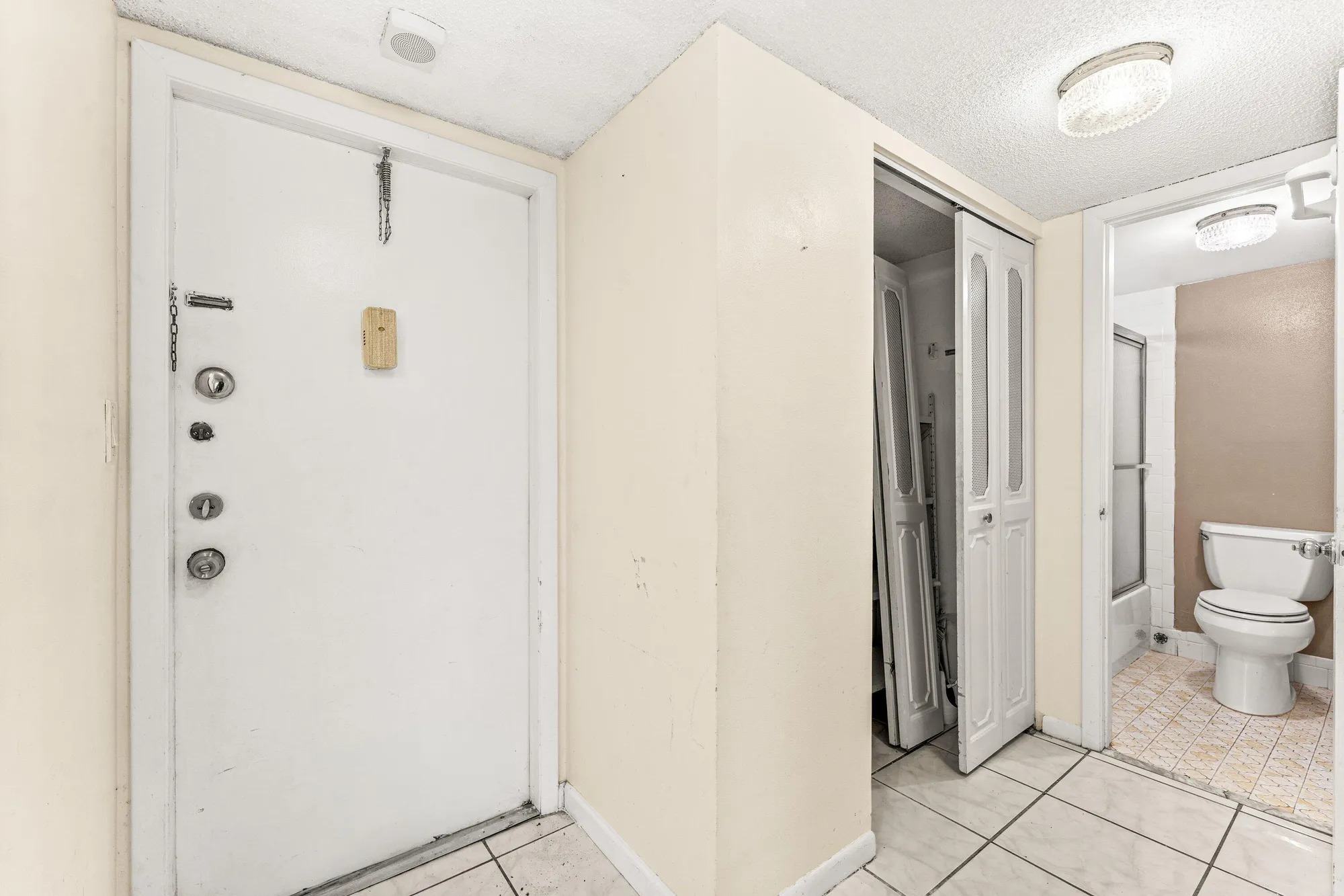 Property Slideshow image 3 of 29 | 5980 nw 64th ave 305, Tamarac, FL, 33319