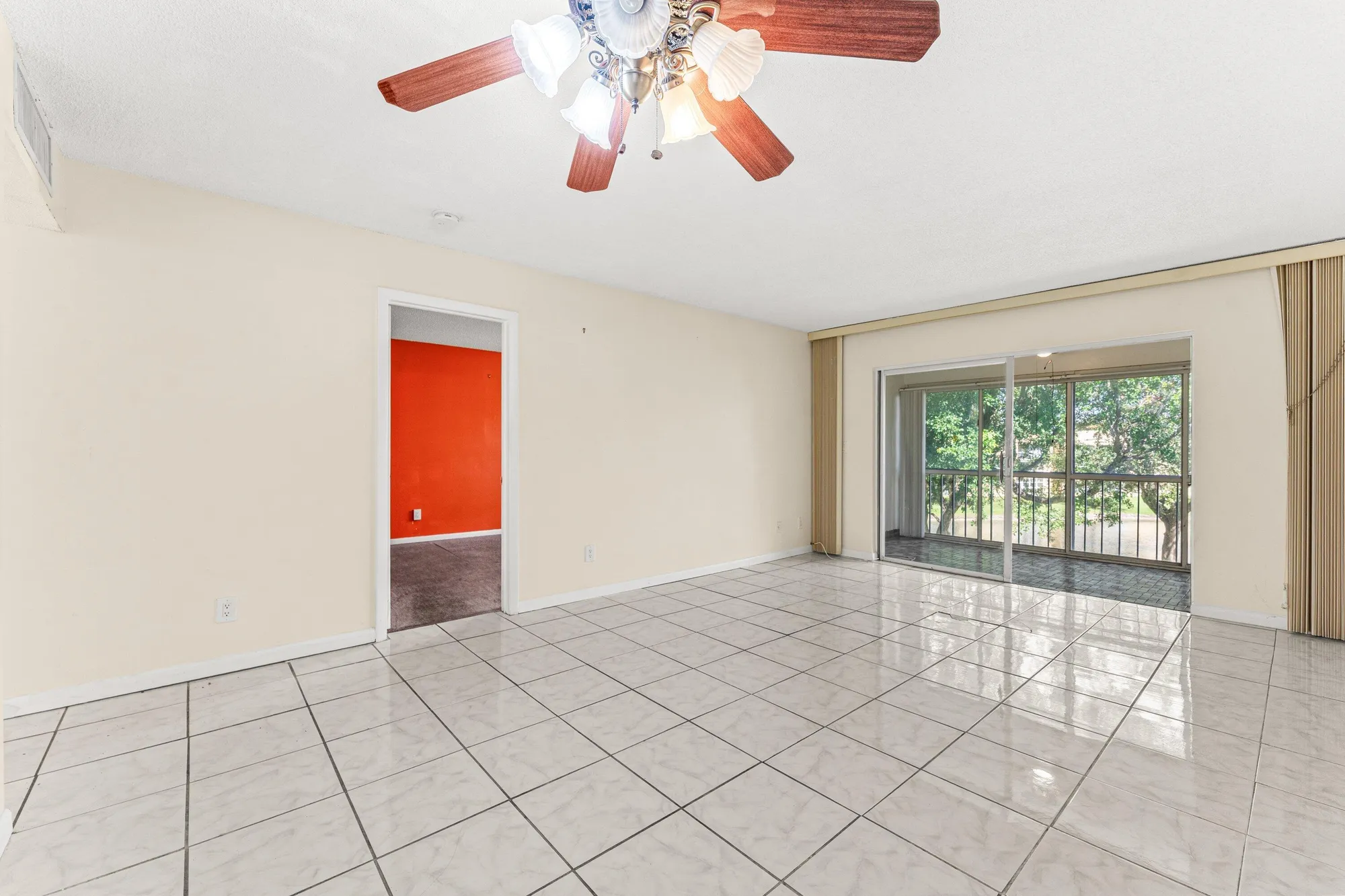 Property Slideshow image 6 of 29 | 5980 nw 64th ave 305, Tamarac, FL, 33319
