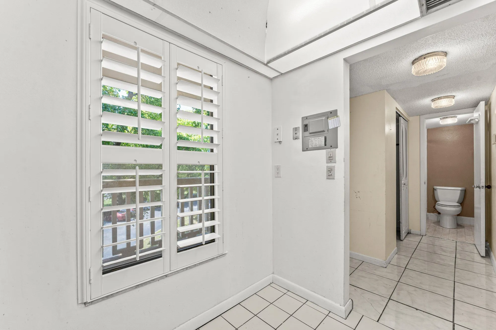 Property Slideshow image 7 of 29 | 5980 nw 64th ave 305, Tamarac, FL, 33319