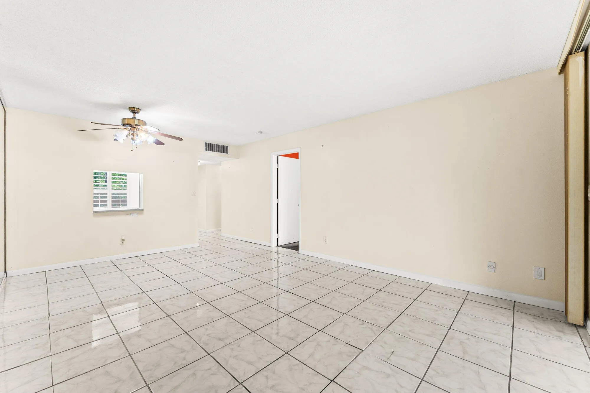 Property Slideshow image 9 of 29 | 5980 nw 64th ave 305, Tamarac, FL, 33319