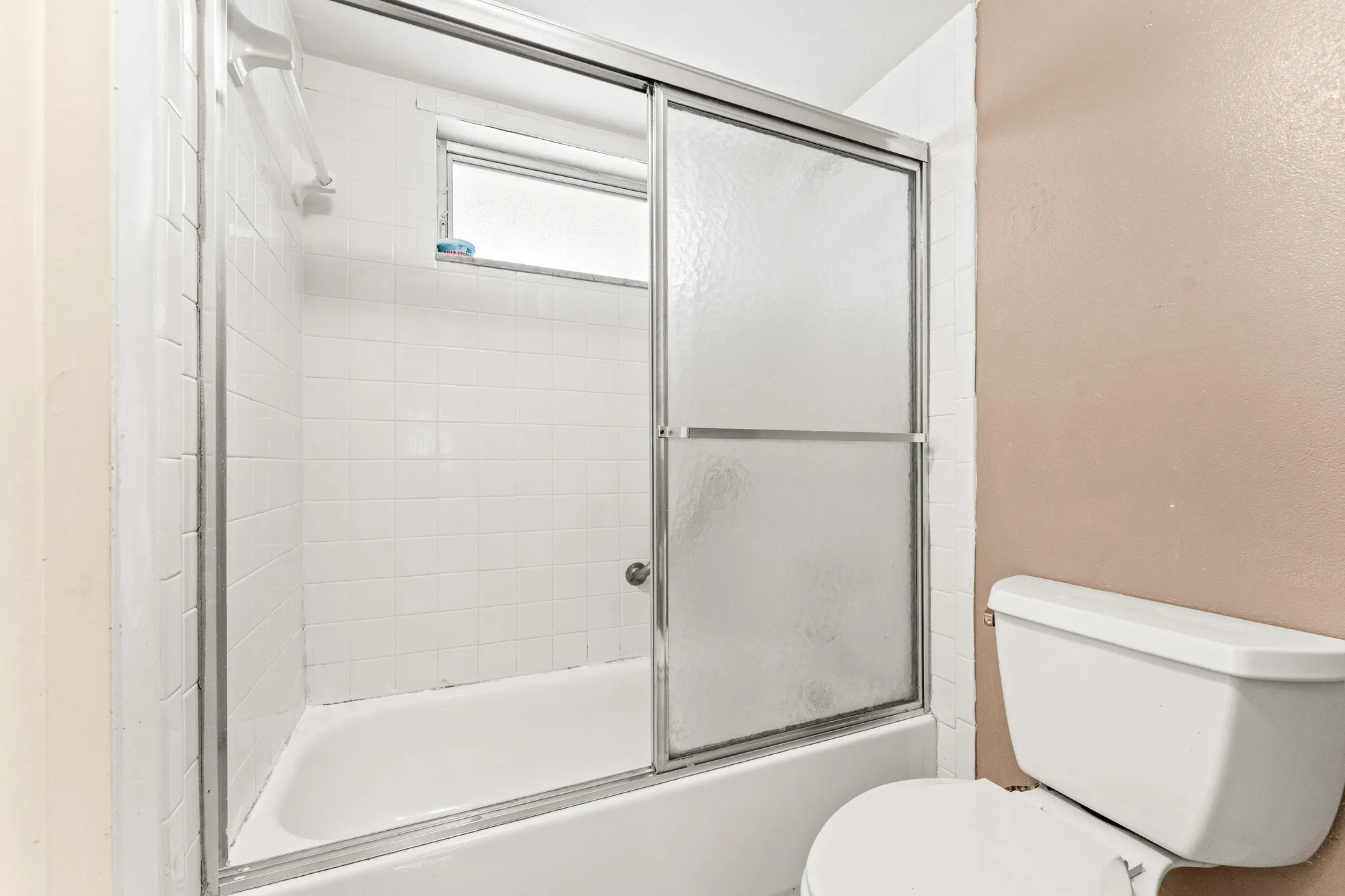 Property Slideshow image 12 of 29 | 5980 nw 64th ave 305, Tamarac, FL, 33319