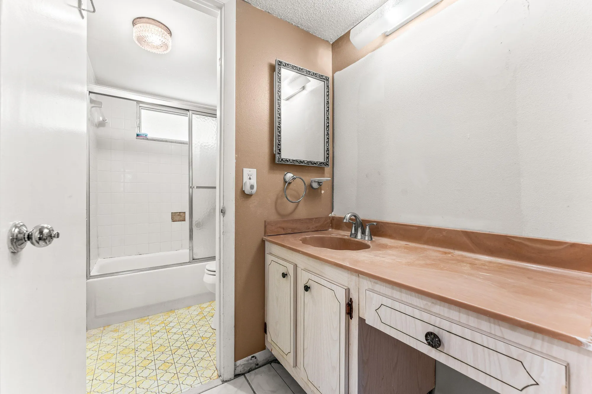 Property Slideshow image 17 of 29 | 5980 nw 64th ave 305, Tamarac, FL, 33319