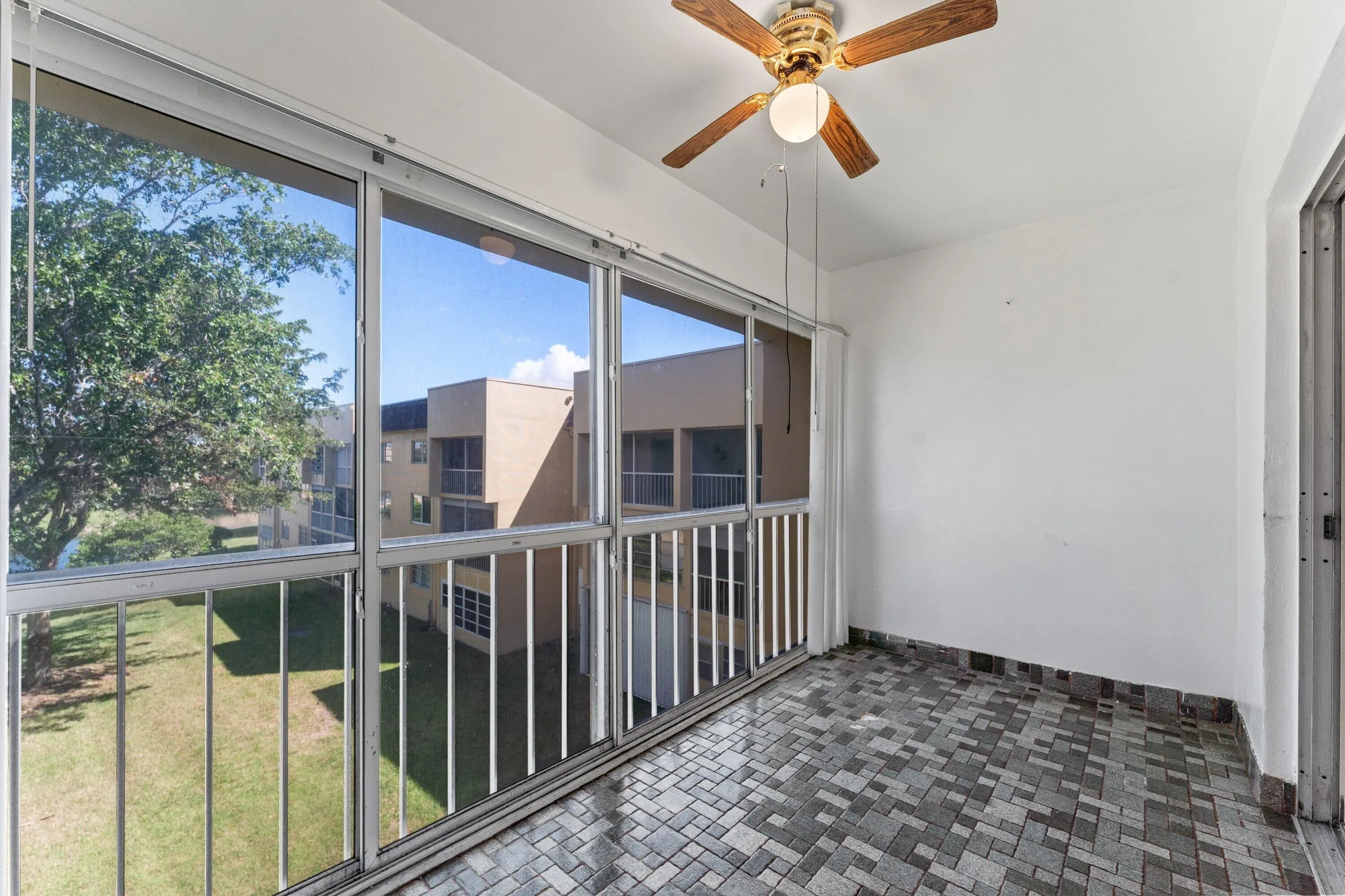 Property Slideshow image 20 of 29 | 5980 nw 64th ave 305, Tamarac, FL, 33319
