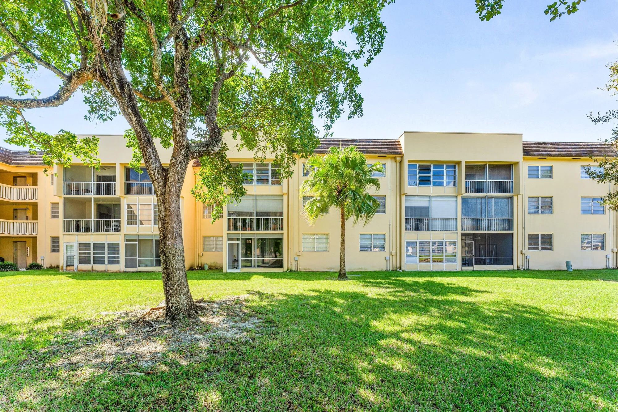 Property Slideshow image 27 of 29 | 5980 nw 64th ave 305, Tamarac, FL, 33319