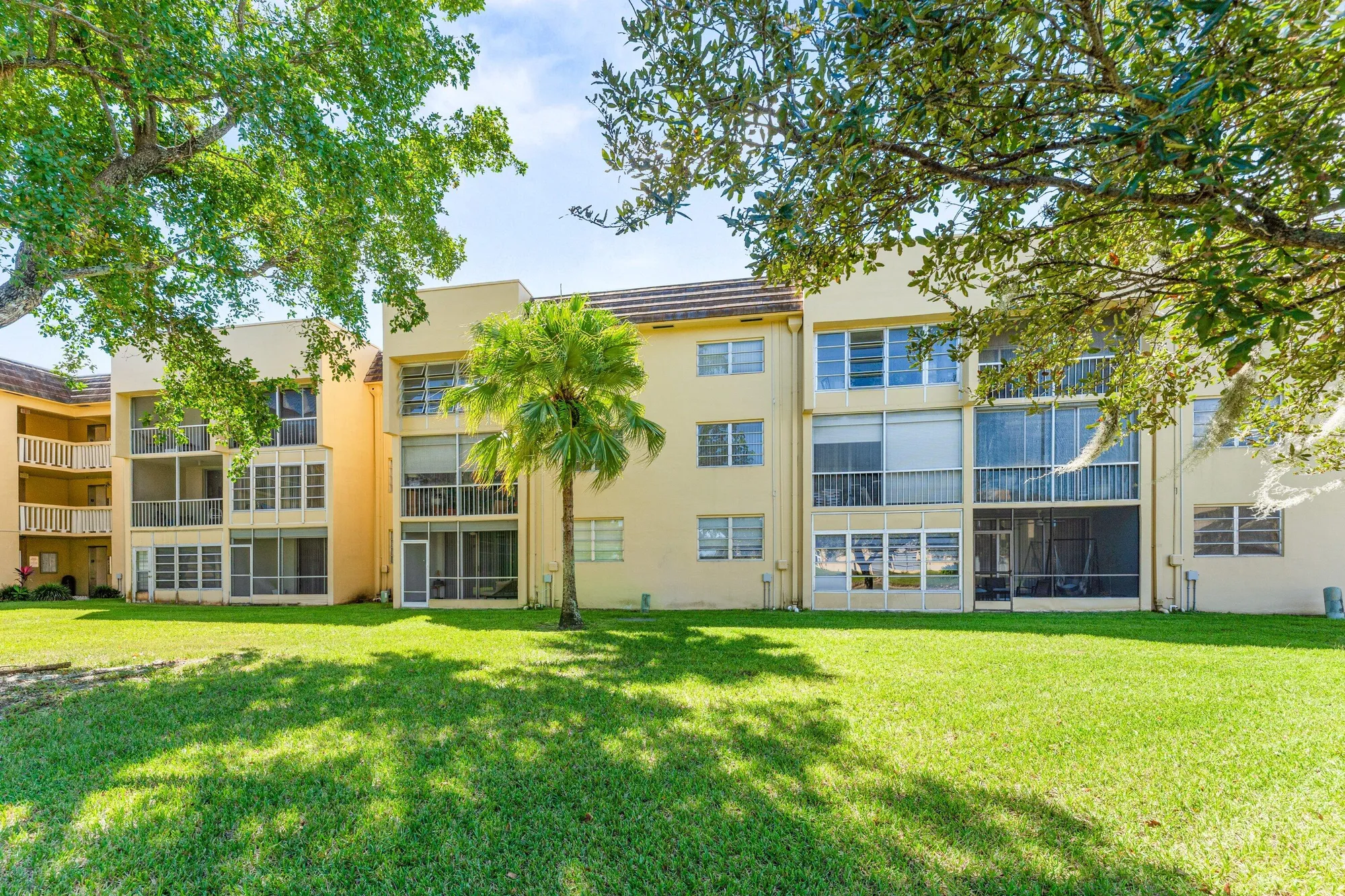Property Slideshow image 28 of 29 | 5980 nw 64th ave 305, Tamarac, FL, 33319