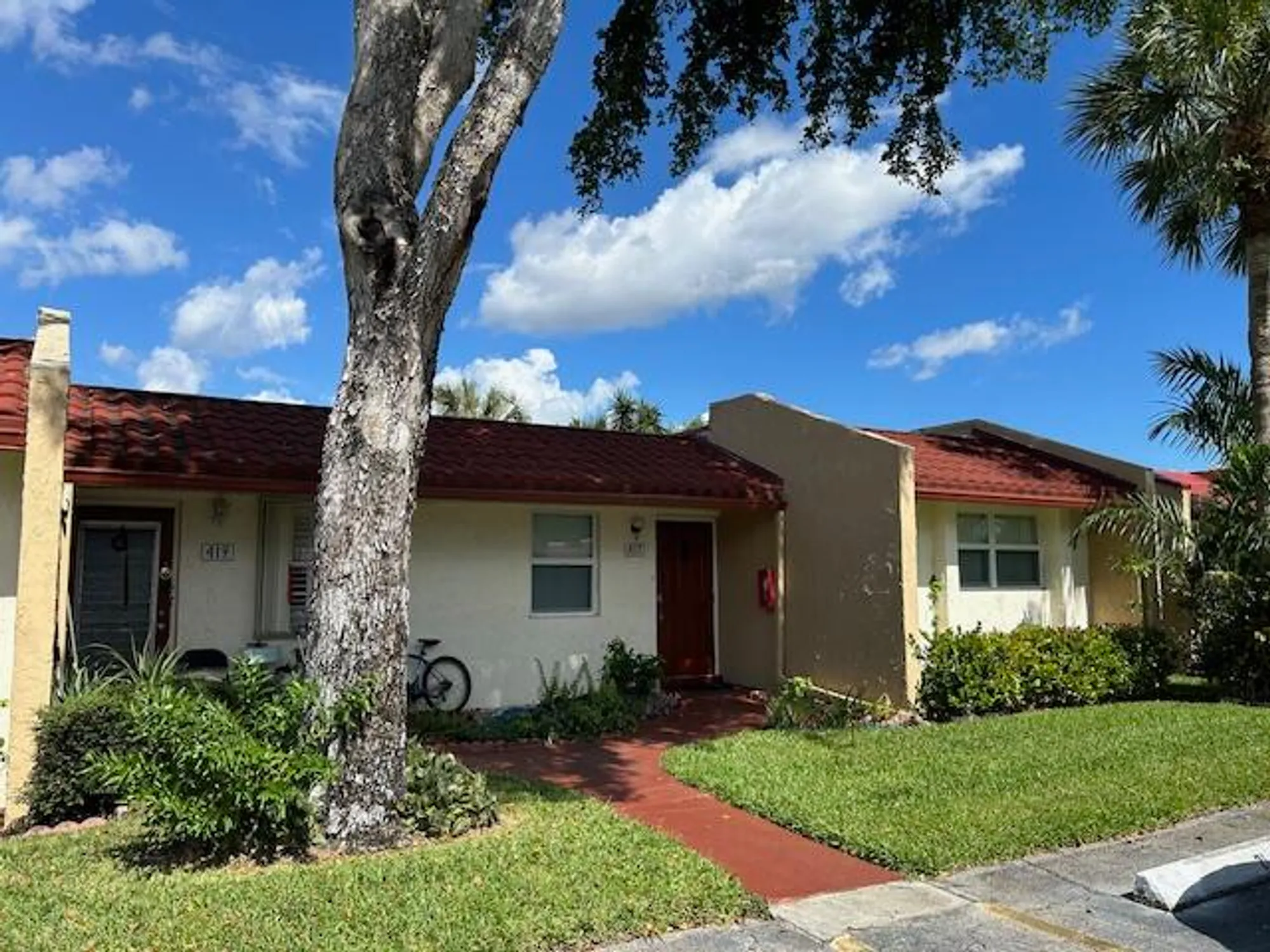 Property Slideshow image 1 of 41 | 417 lake evelyn dr, West Palm Beach, FL, 33411