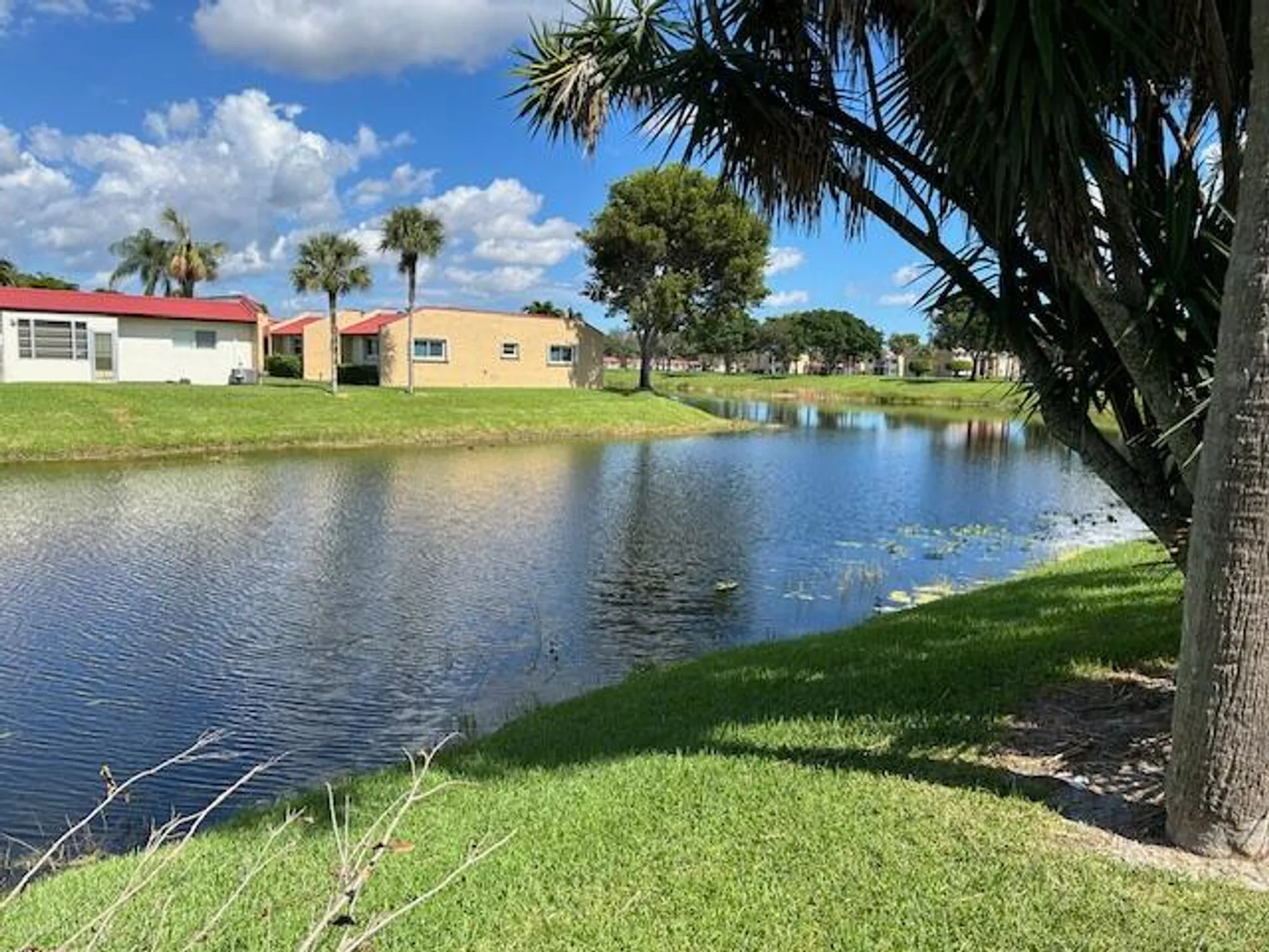 Property Slideshow image 4 of 41 | 417 lake evelyn dr, West Palm Beach, FL, 33411