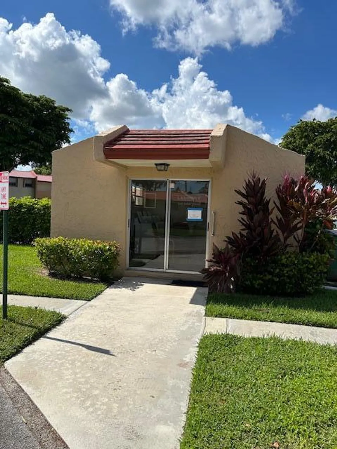 Property Slideshow image 27 of 41 | 417 lake evelyn dr, West Palm Beach, FL, 33411