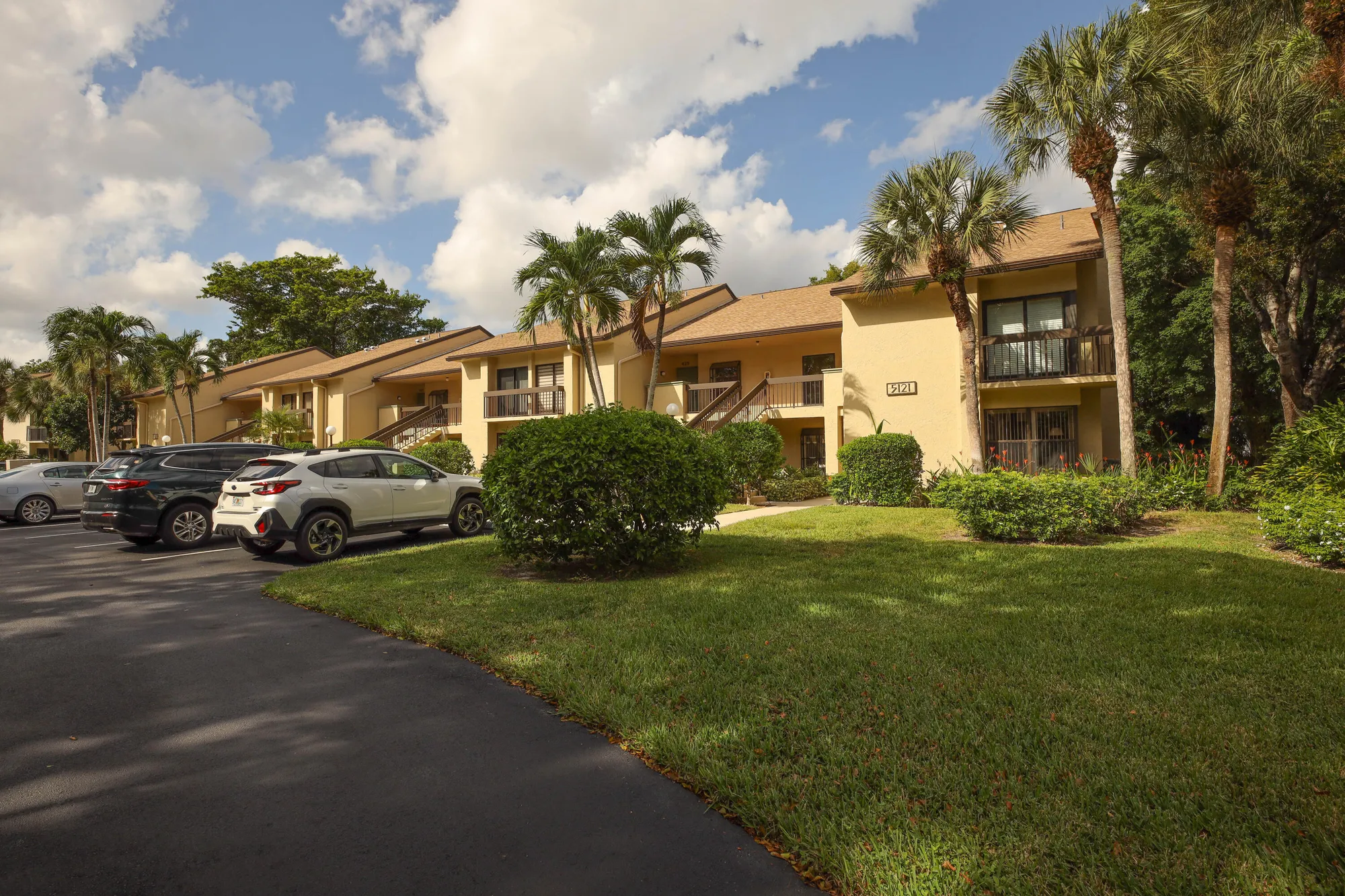 Property Slideshow image 6 of 59 | 5121 oak hill ln apt 416, Delray Beach, FL, 33484