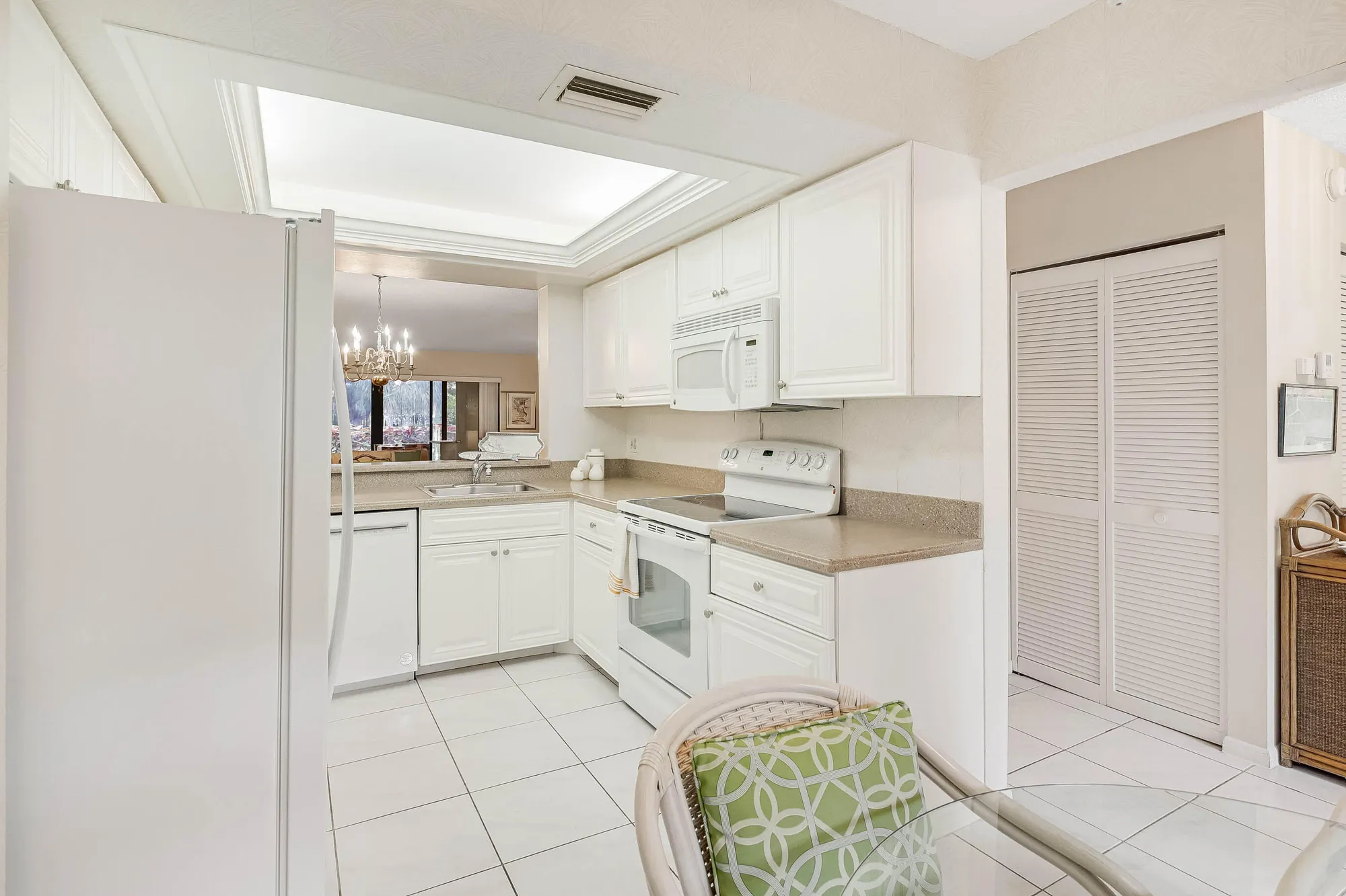 Property Slideshow image 11 of 59 | 5121 oak hill ln apt 416, Delray Beach, FL, 33484