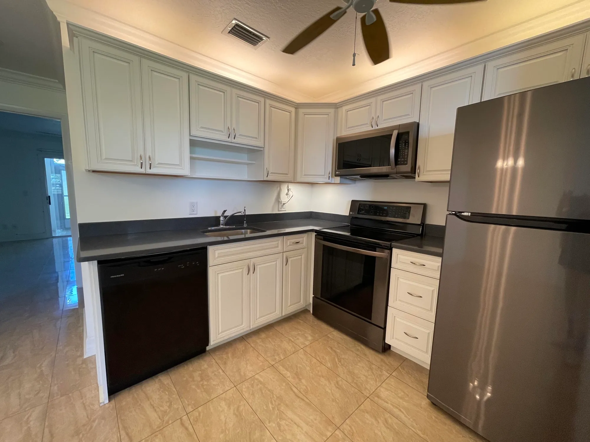 Property Slideshow image 11 of 45 | 1225 nw 21st st 1104, Stuart, FL, 34994