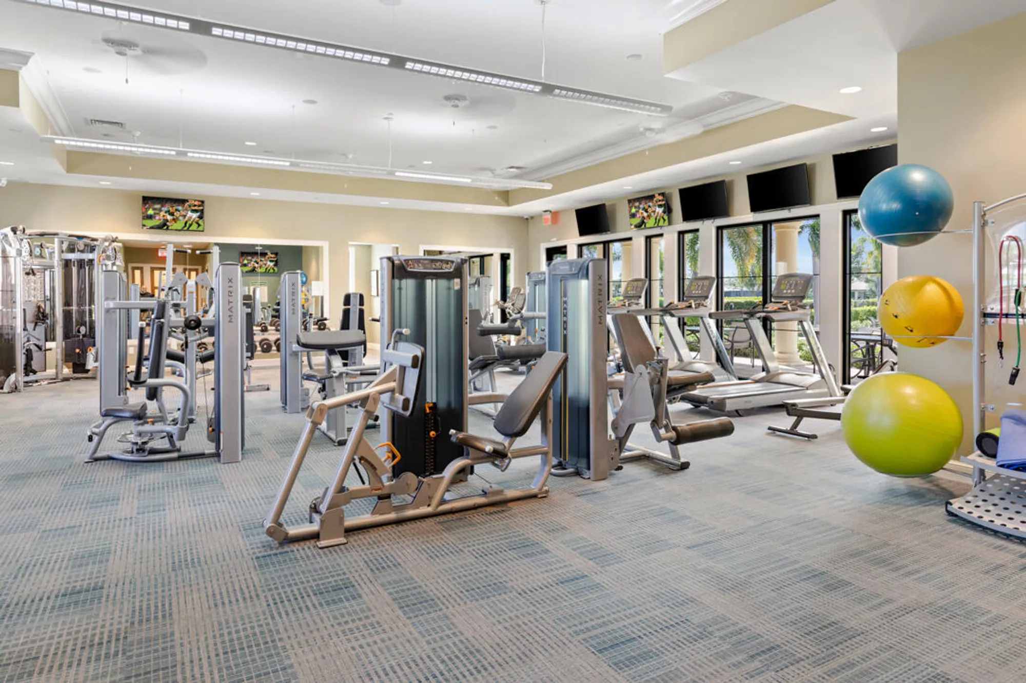 Property Slideshow image 37 of 47 | 649 se monteiro dr, Port Saint Lucie, FL, 34984