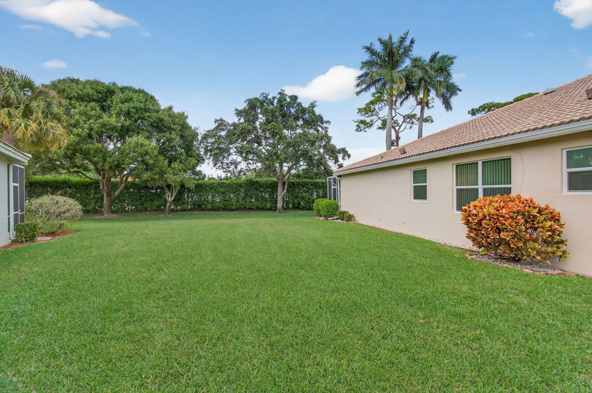 Property Slideshow image 69 of 94 | 10644 royal caribbean cir, Boynton Beach, FL, 33437