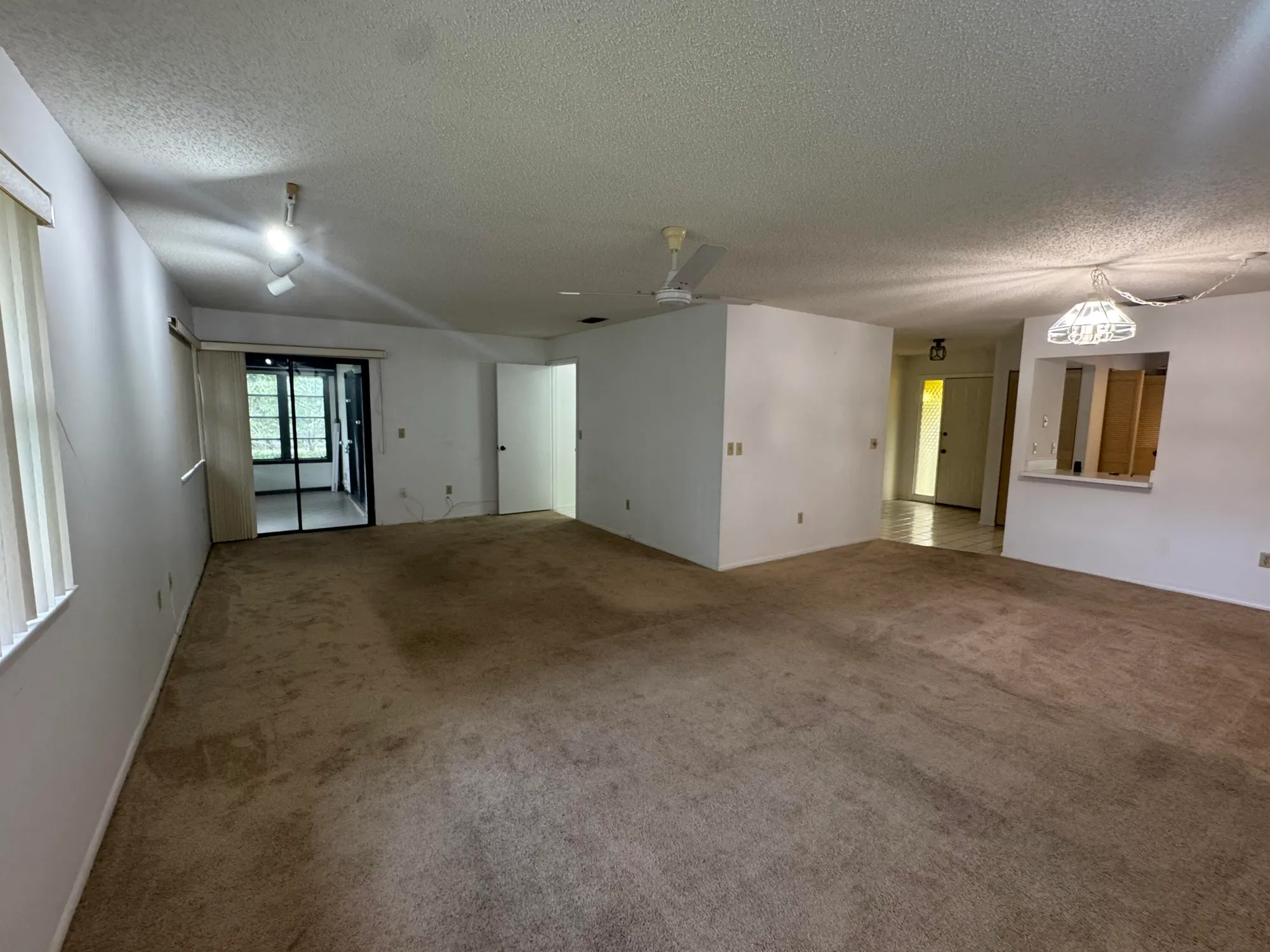 Property Slideshow image 7 of 26 | 320 elmira ct, Royal Palm Beach, FL, 33411