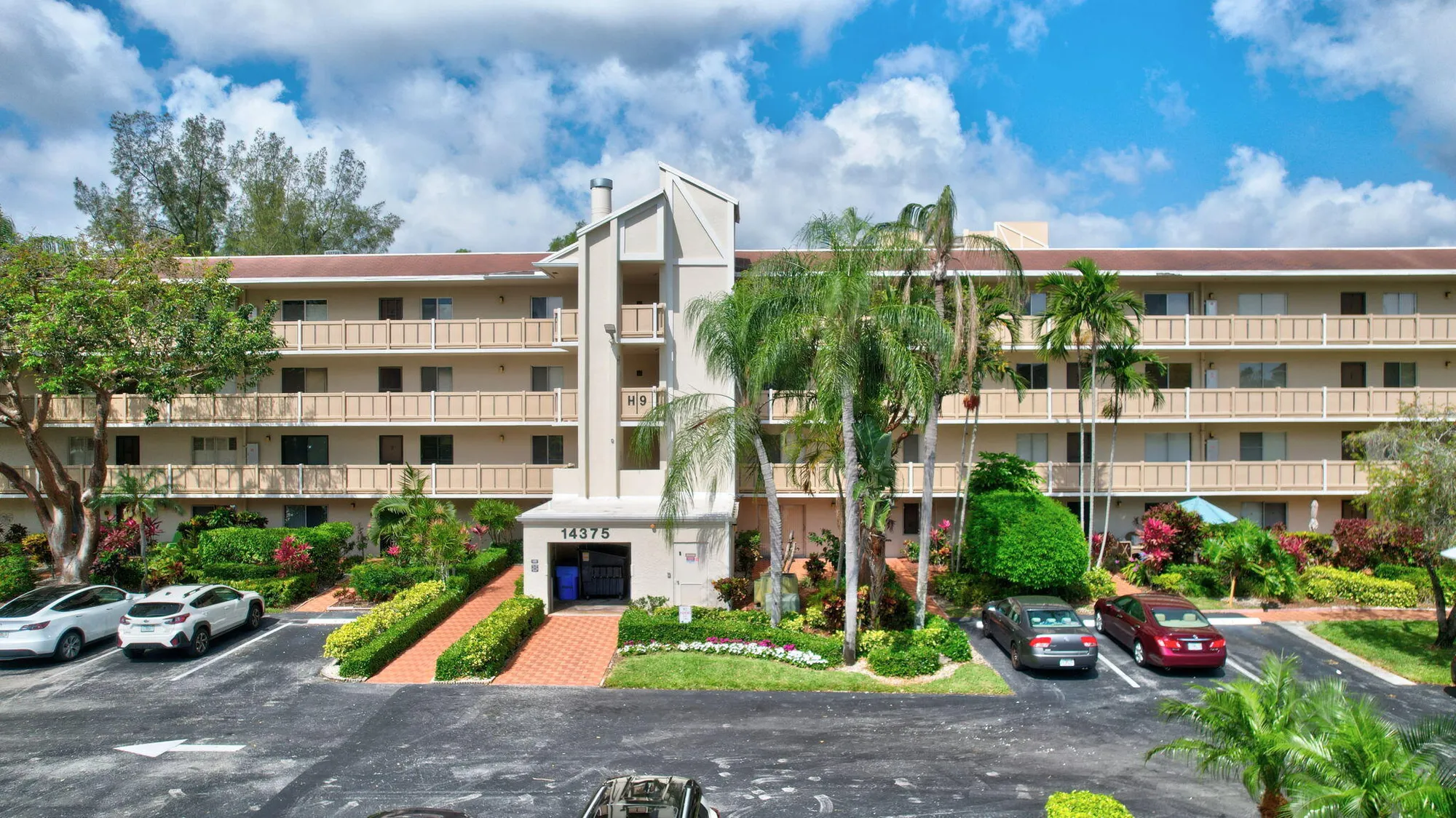 Property Slideshow image 29 of 77 | 14375 strathmore ln 305, Delray Beach, FL, 33446