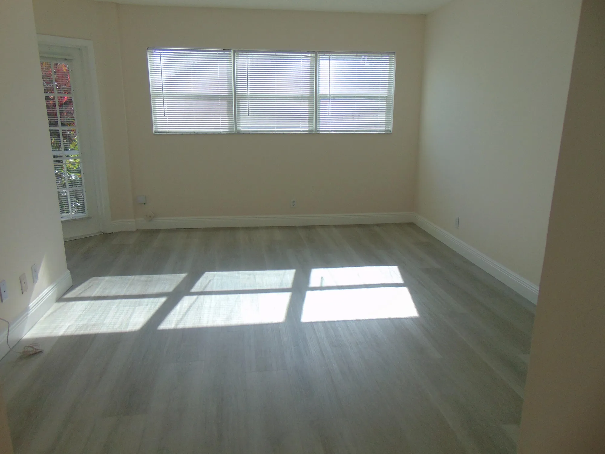 Property Slideshow image 9 of 16 | 3595 birdie dr apt 103, Lake Worth, FL, 33467