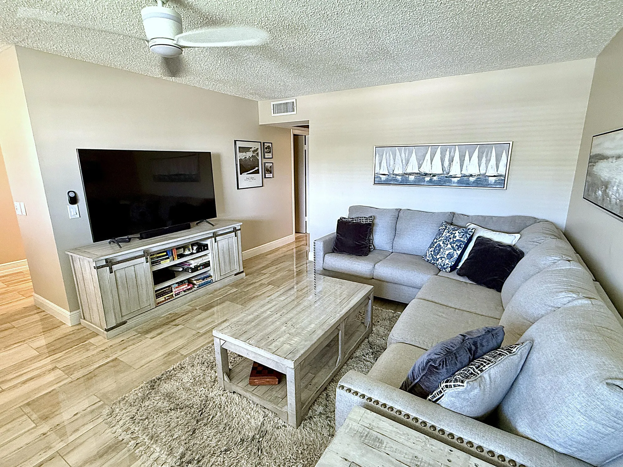 Property Slideshow image 8 of 70 | 359 oakridge t, Deerfield Beach, FL, 33442
