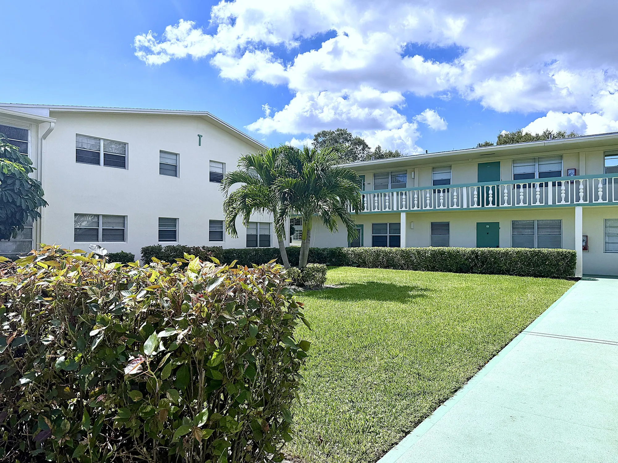 Property Slideshow image 39 of 70 | 359 oakridge t, Deerfield Beach, FL, 33442