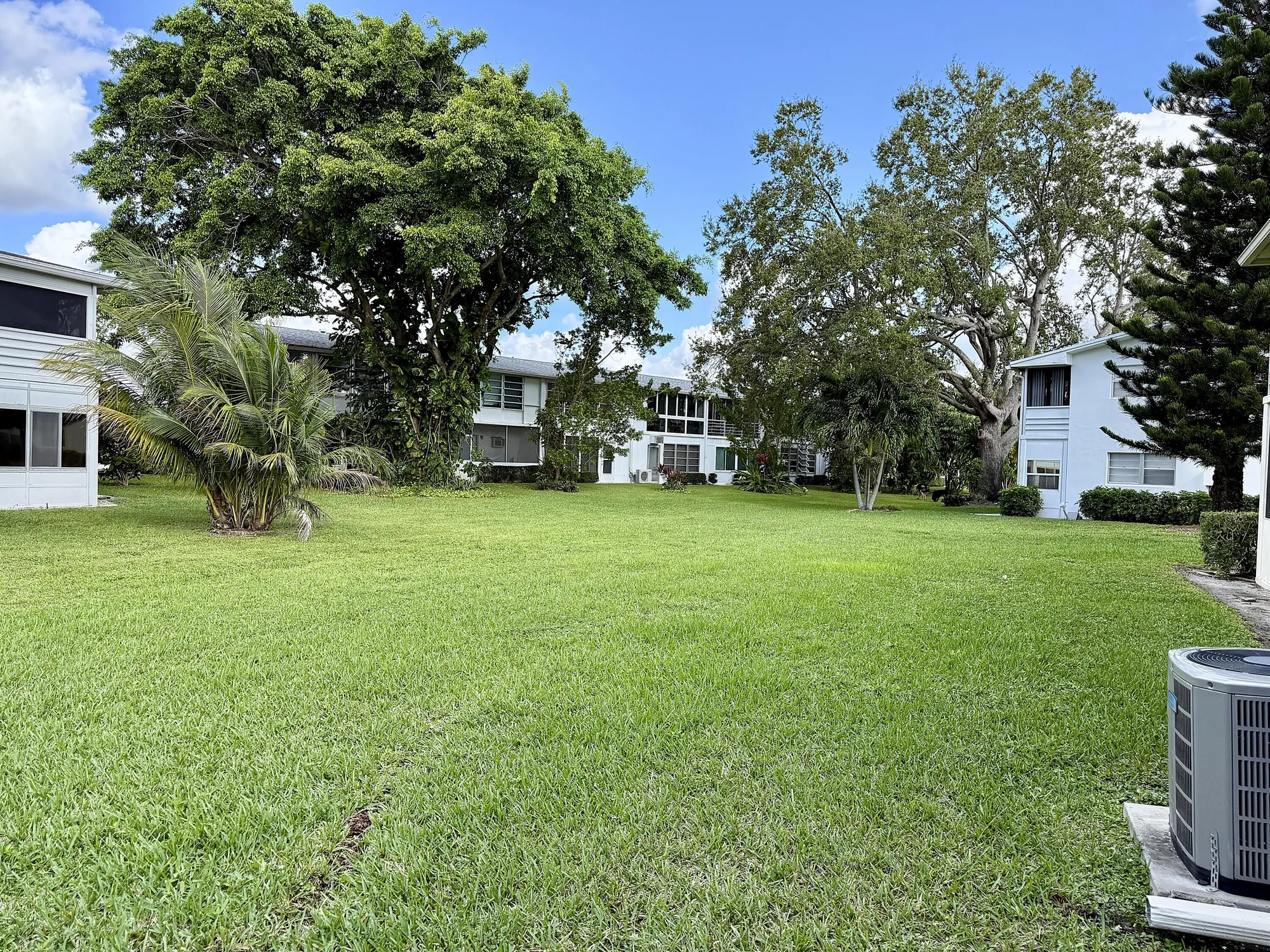 Property Slideshow image 35 of 70 | 359 oakridge t, Deerfield Beach, FL, 33442