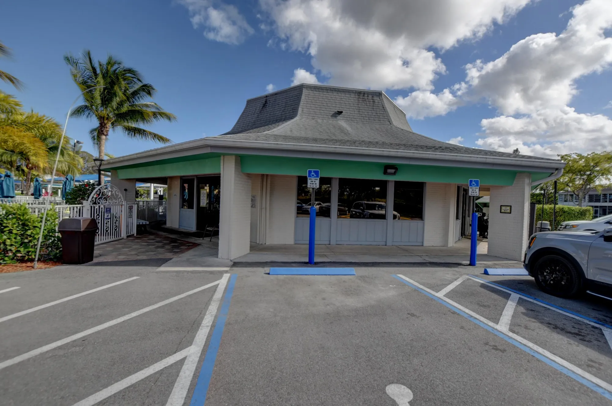 Property Slideshow image 60 of 70 | 359 oakridge t, Deerfield Beach, FL, 33442
