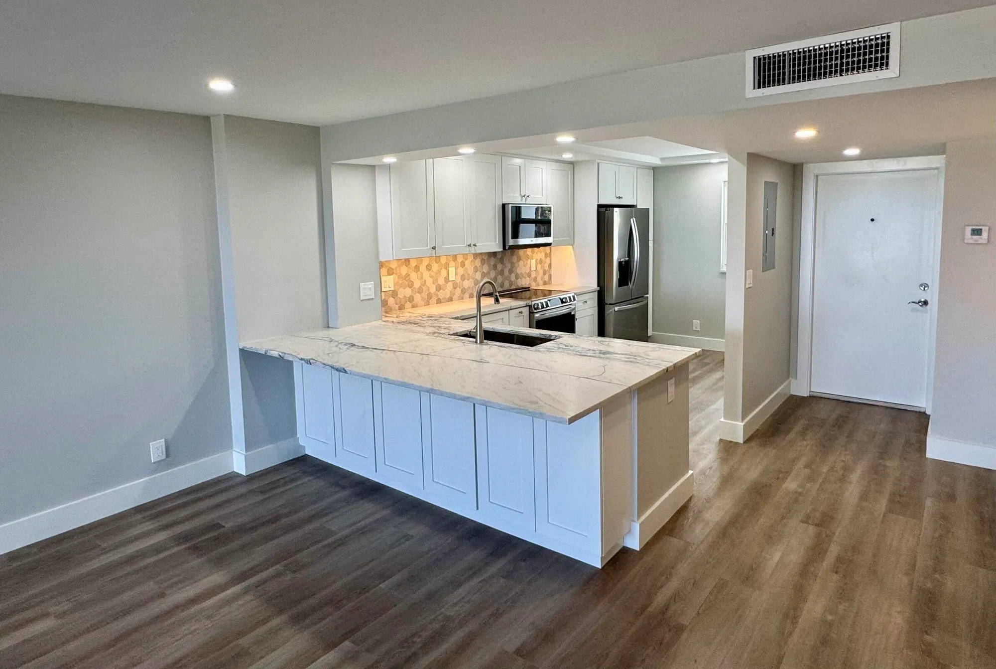 Property Slideshow image 18 of 56 | 1012 n ocean blvd apt 203, Pompano Beach, FL, 33062