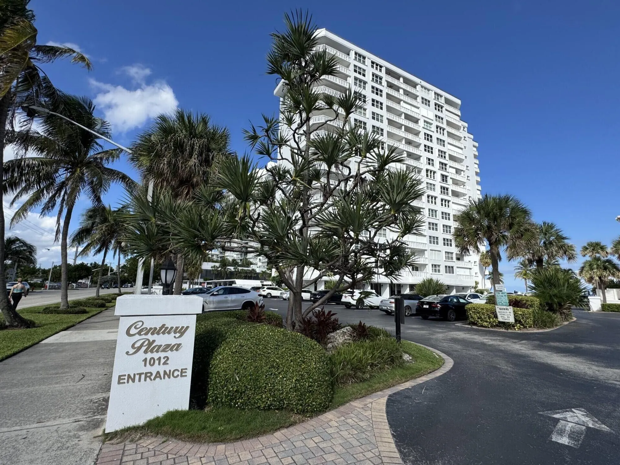 Property Slideshow image 32 of 56 | 1012 n ocean blvd apt 203, Pompano Beach, FL, 33062