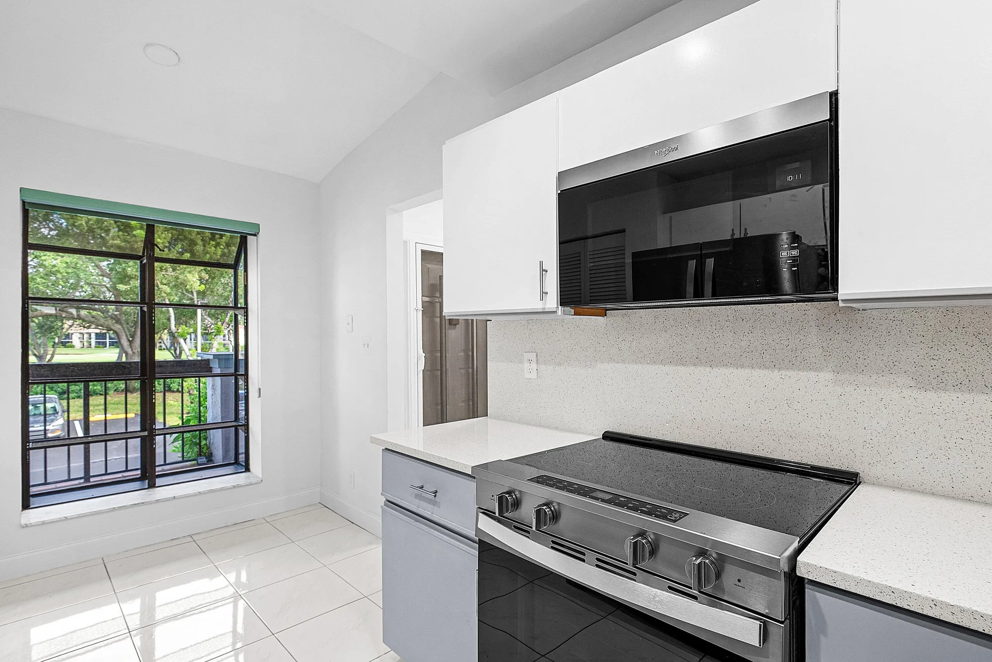 Property Slideshow image 11 of 64 | 5054 golfview ct apt 1525, Delray Beach, FL, 33484
