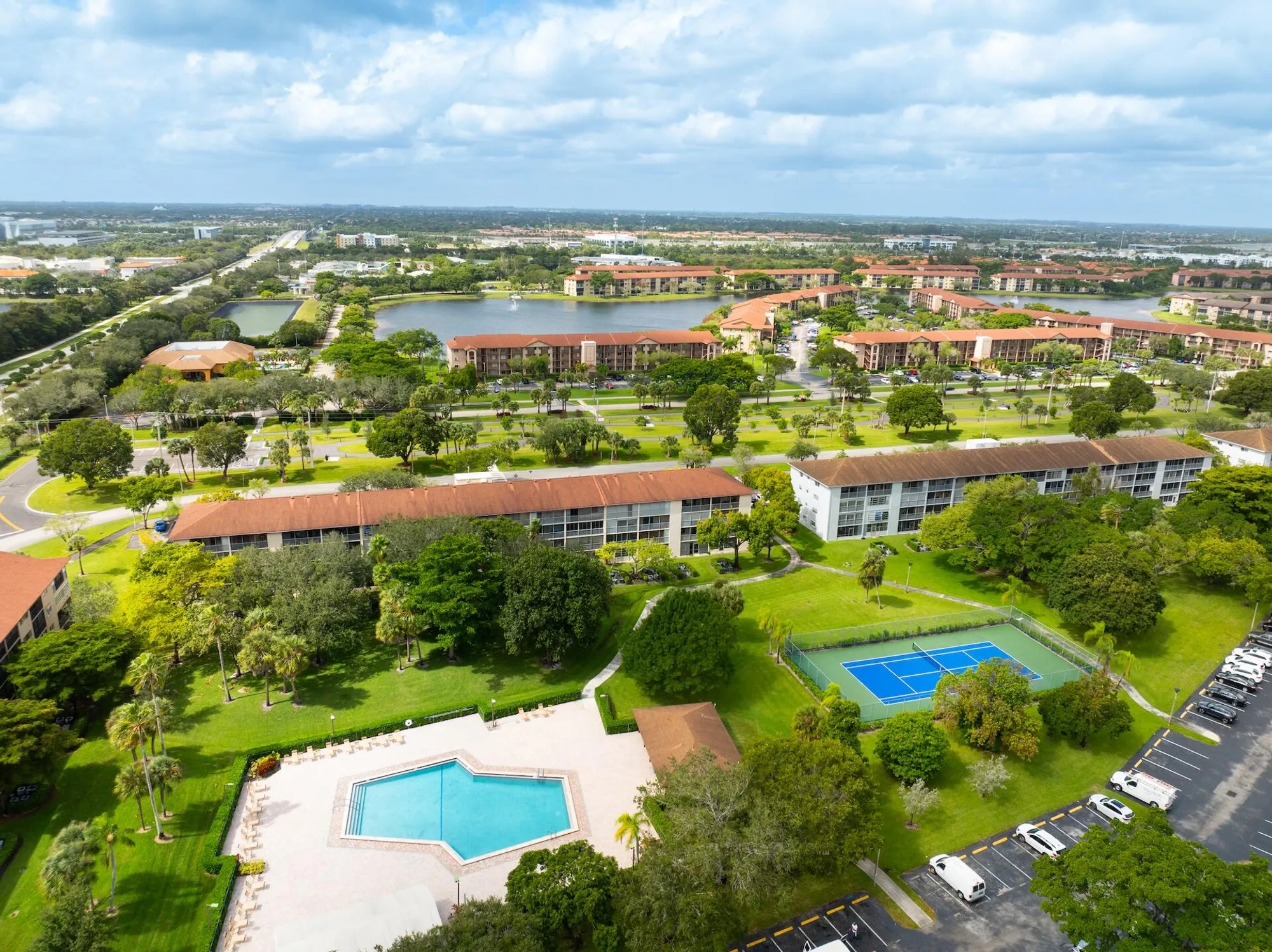 Property Slideshow image 42 of 54 | 1501 sw 134th way 105d, Pembroke Pines, FL, 33027