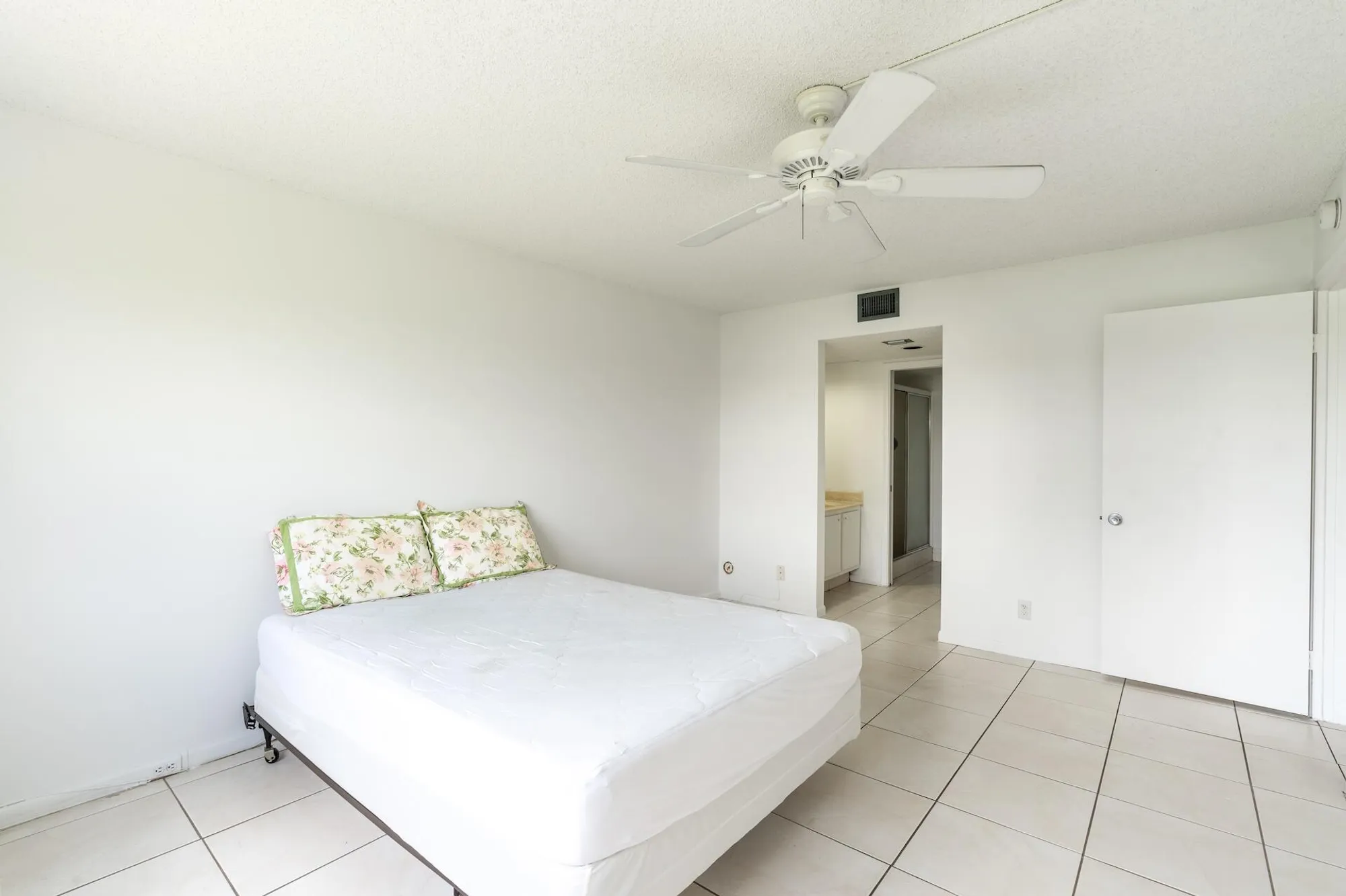 Property Slideshow image 29 of 54 | 1501 sw 134th way 105d, Pembroke Pines, FL, 33027