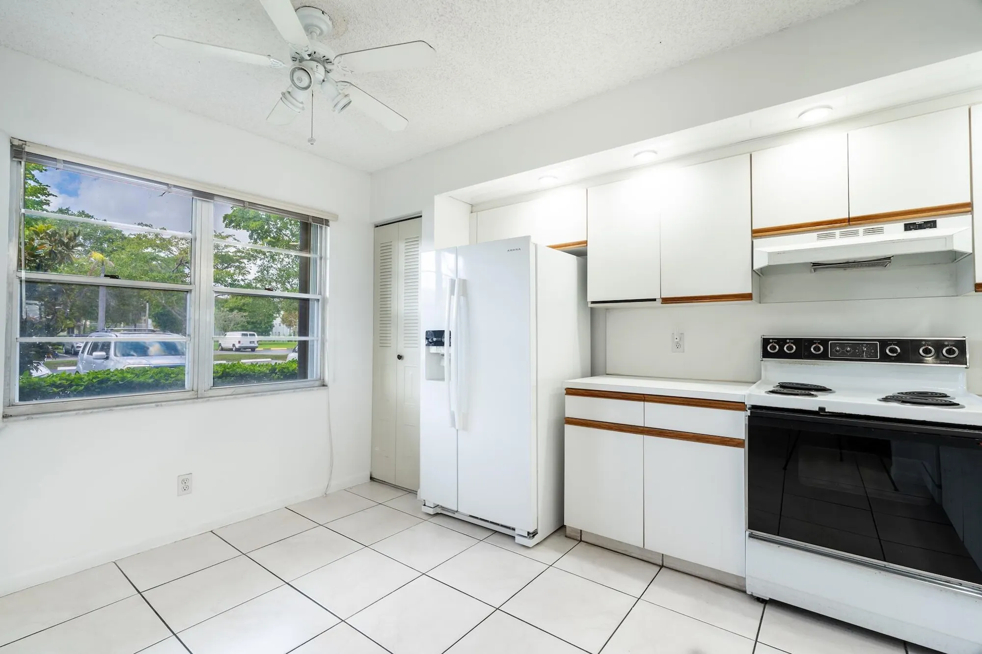 Property Slideshow image 14 of 54 | 1501 sw 134th way 105d, Pembroke Pines, FL, 33027