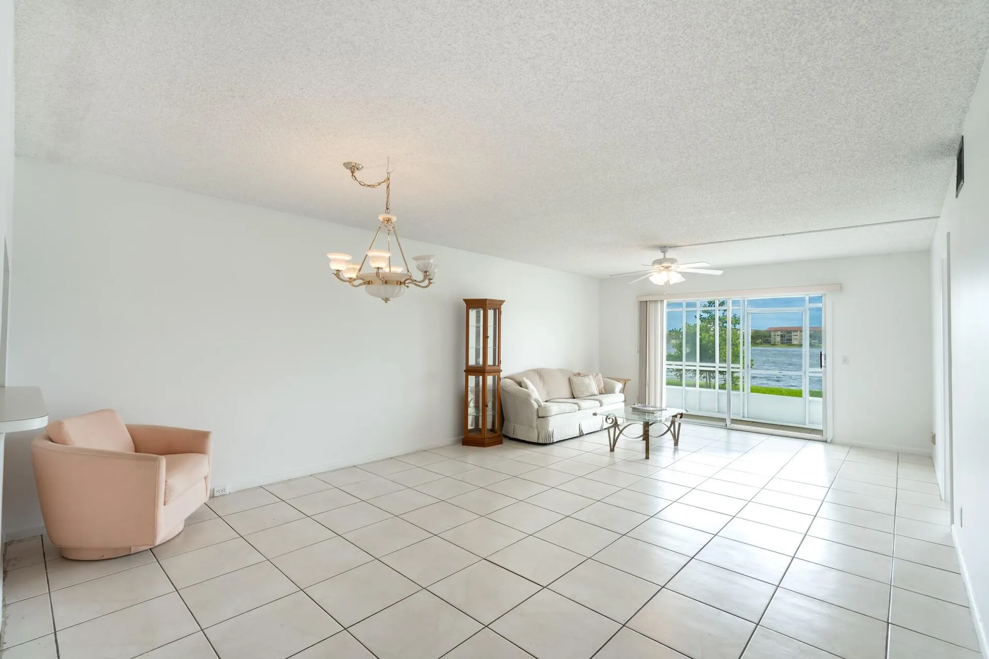 Property Slideshow image 3 of 54 | 1501 sw 134th way 105d, Pembroke Pines, FL, 33027
