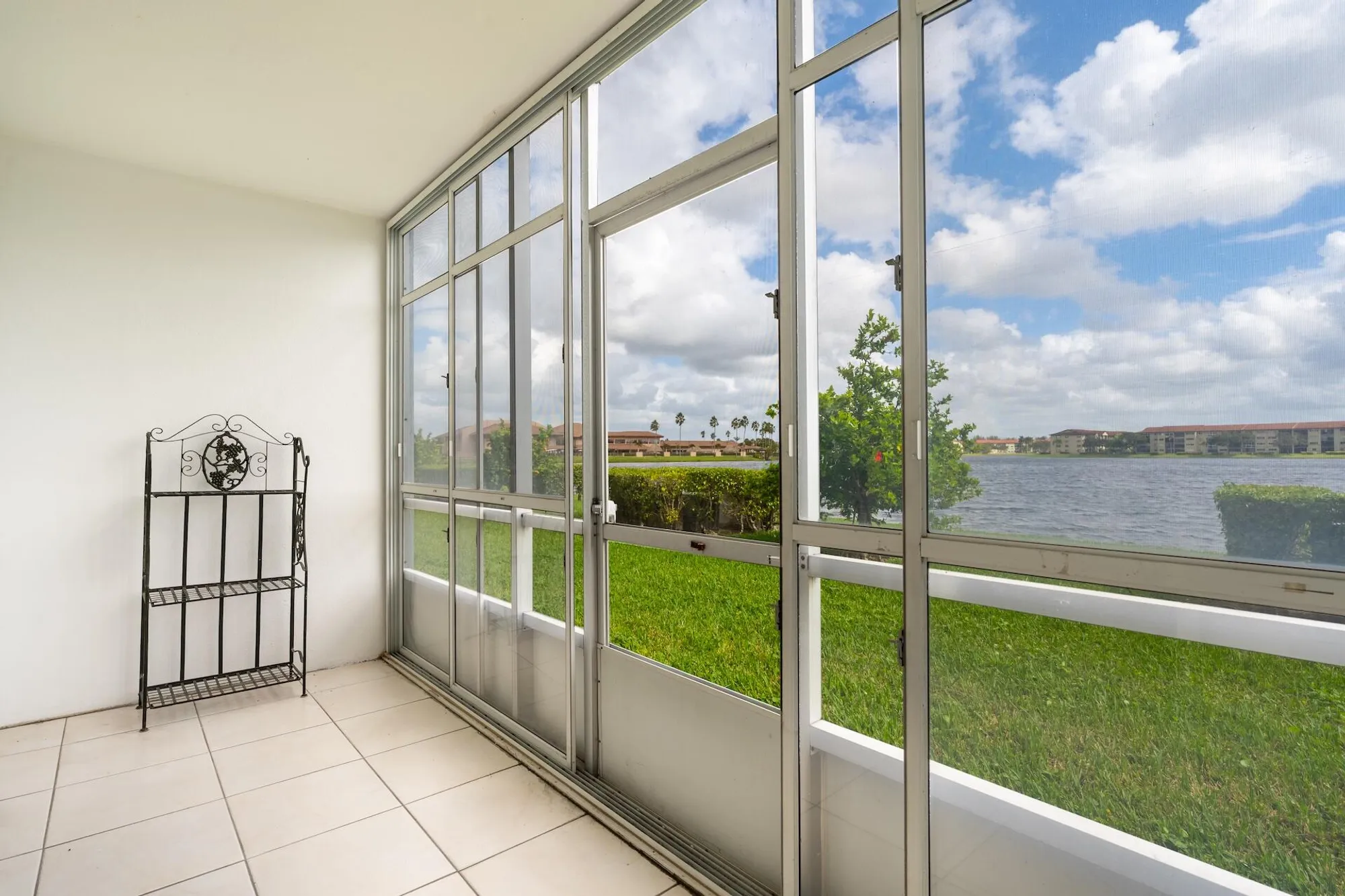 Property Slideshow image 22 of 54 | 1501 sw 134th way 105d, Pembroke Pines, FL, 33027