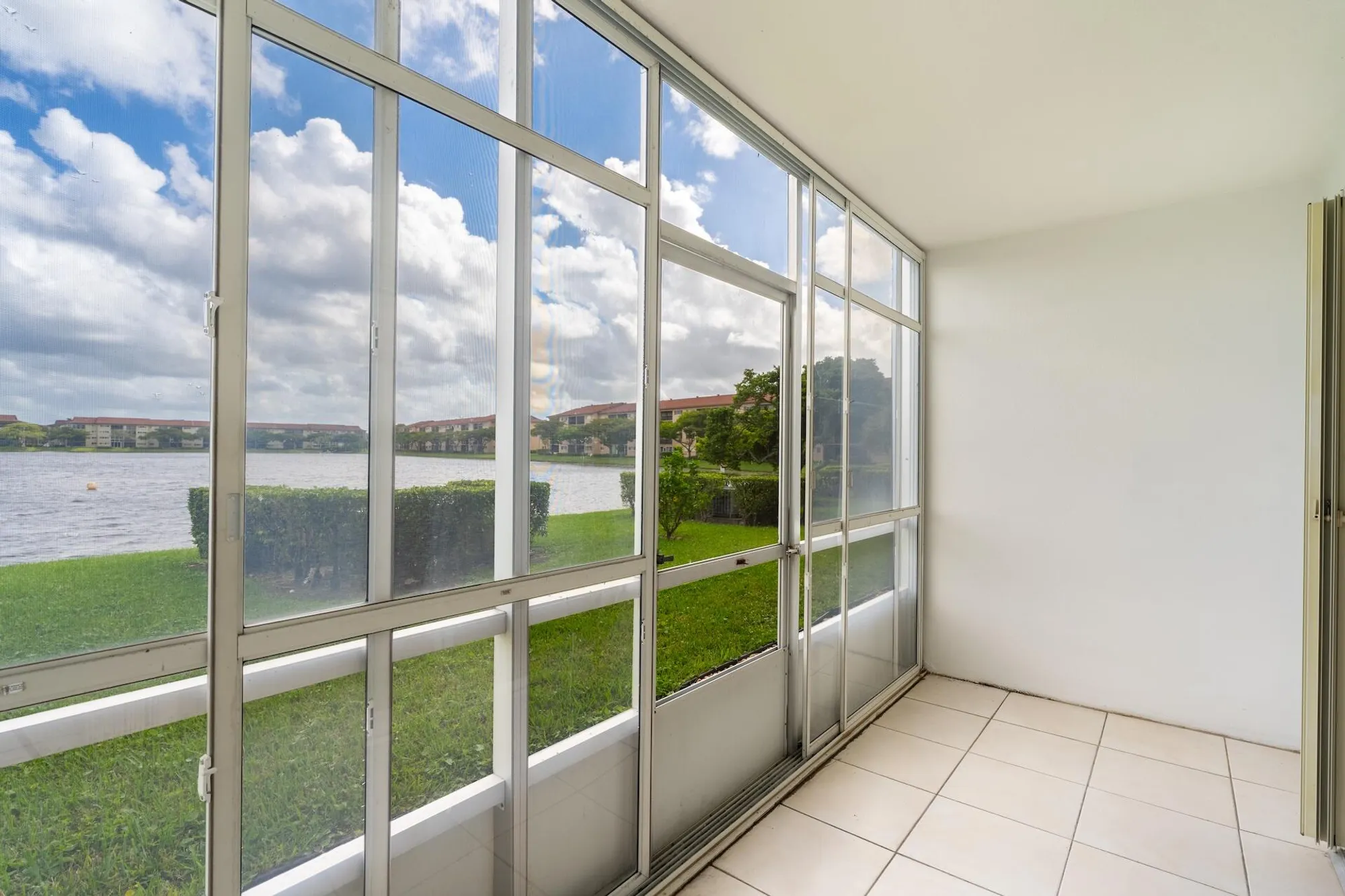Property Slideshow image 26 of 54 | 1501 sw 134th way 105d, Pembroke Pines, FL, 33027