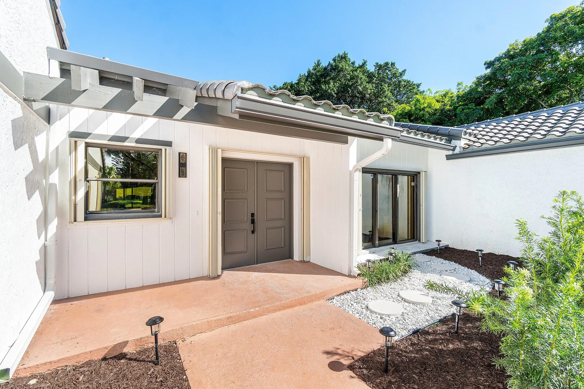 Property Slideshow image 2 of 40 | 78 hampshire ln, Boynton Beach, FL, 33436