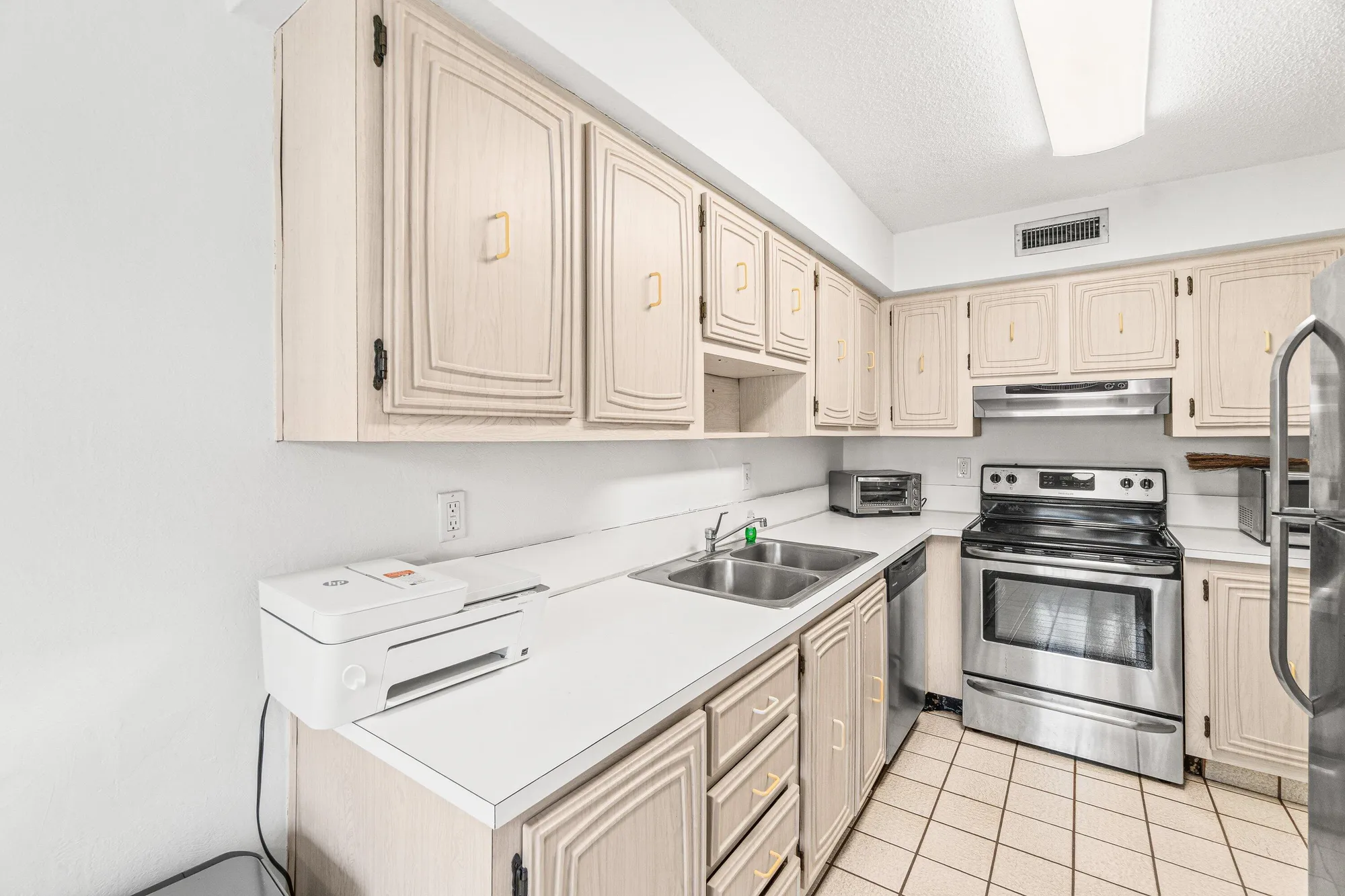 Property Slideshow image 8 of 43 | 13924 via flora d, Delray Beach, FL, 33484