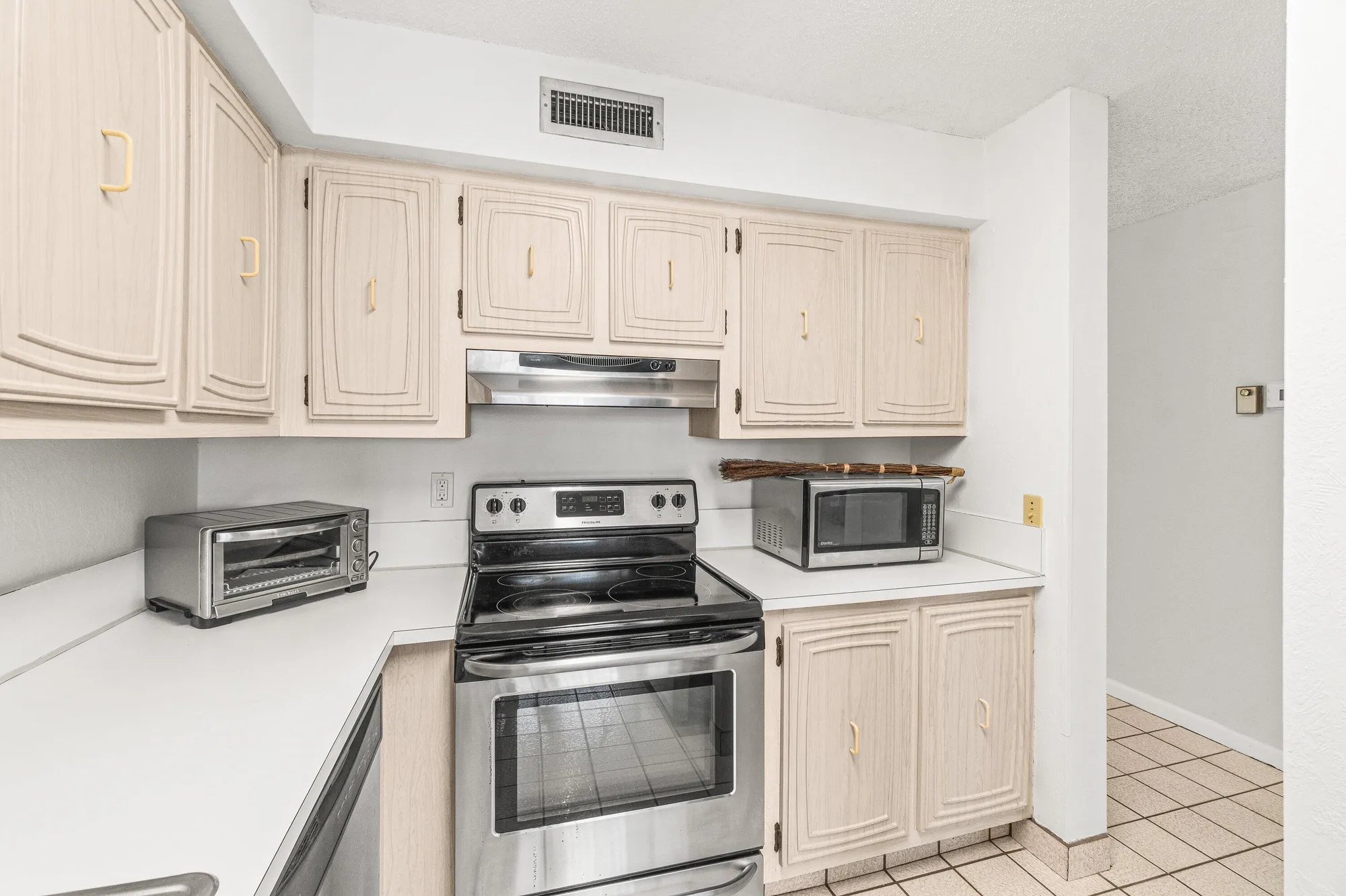 Property Slideshow image 9 of 43 | 13924 via flora d, Delray Beach, FL, 33484