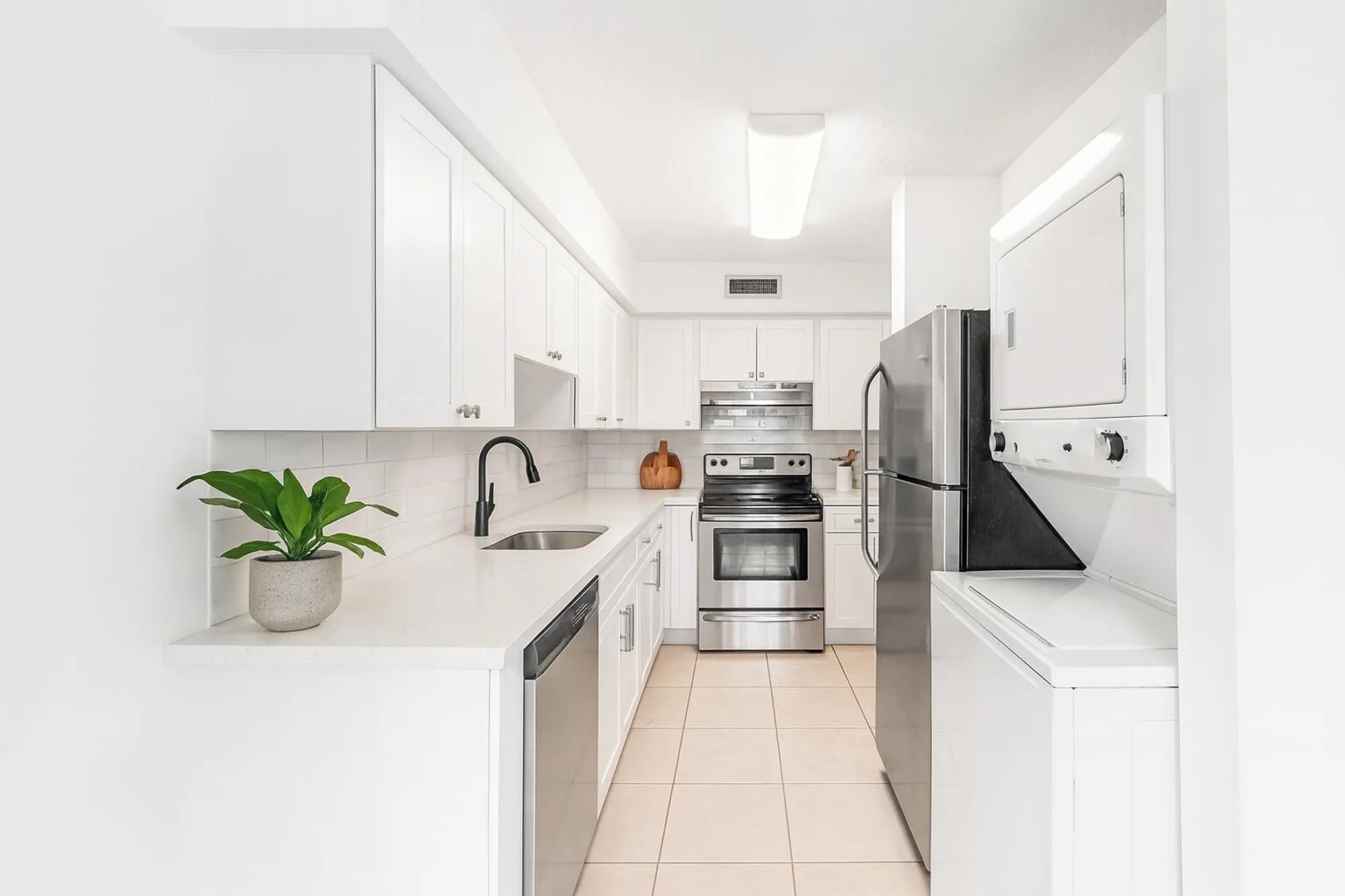 Property Slideshow image 1 of 43 | 13924 via flora d, Delray Beach, FL, 33484