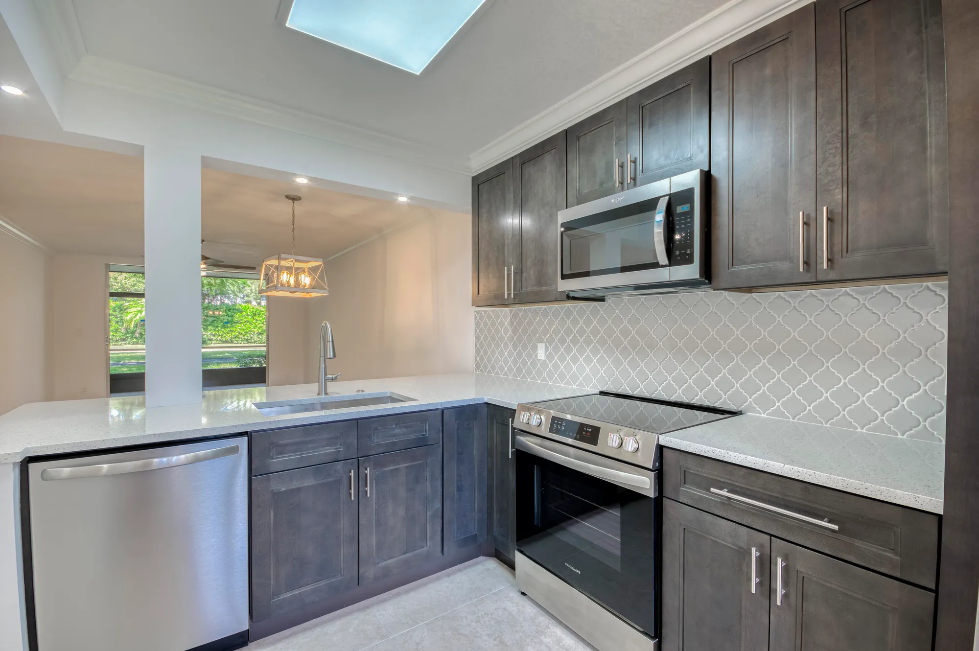 Property Slideshow image 6 of 39 | 6865 huntington ln apt 105, Delray Beach, FL, 33446